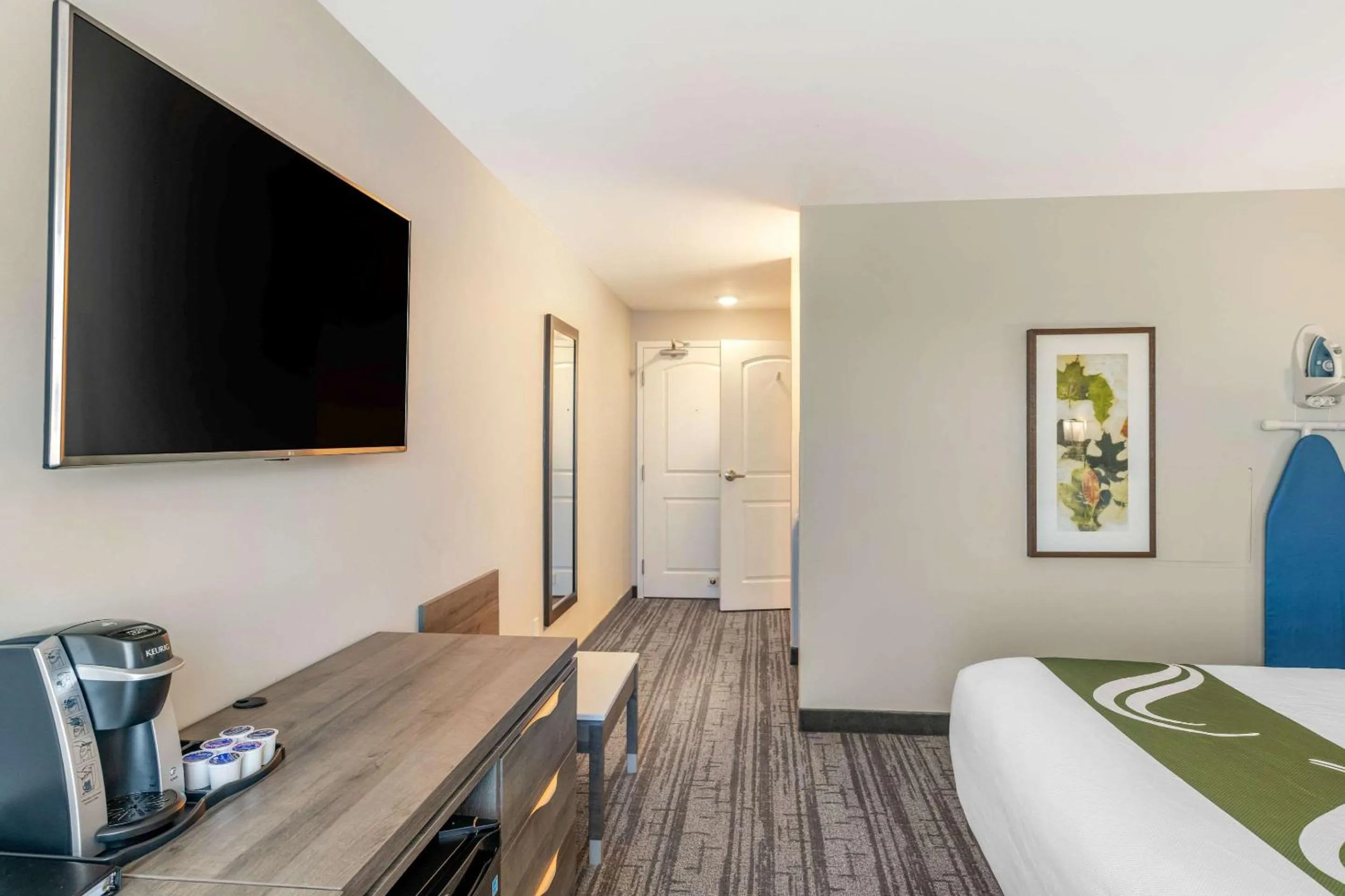 Bedroom, Bed in Quality Inn & Suites Amsterdam