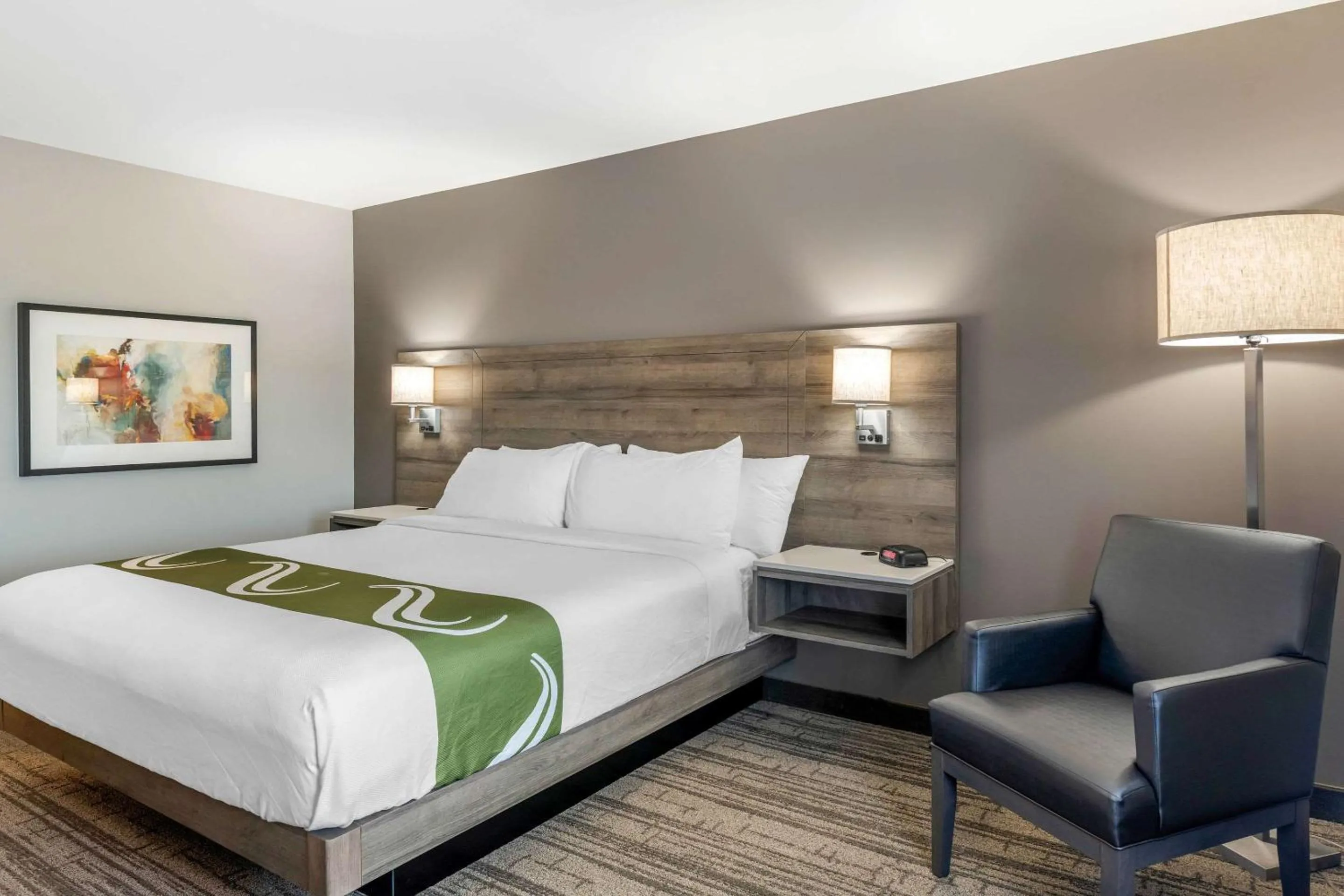 Bedroom, Bed in Quality Inn & Suites Amsterdam