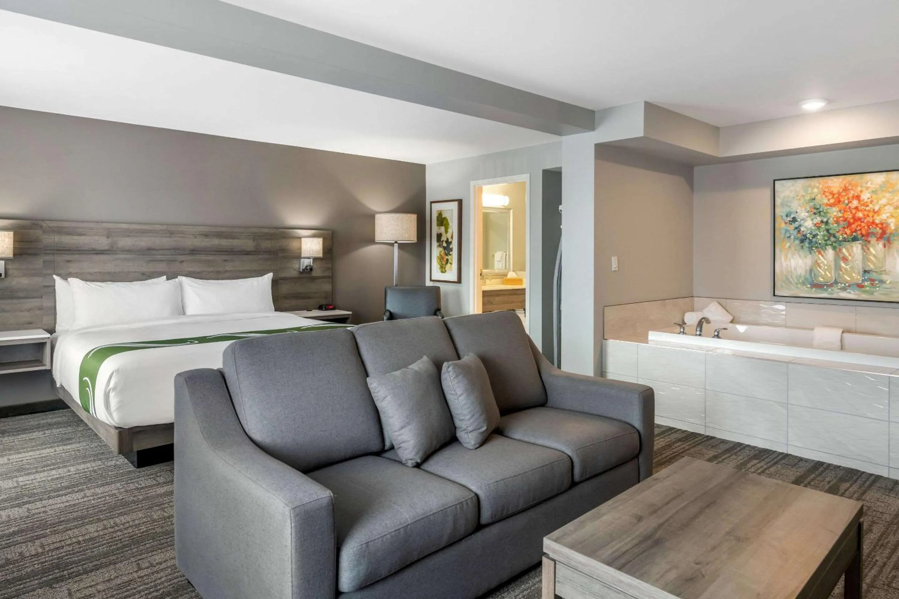 Bedroom, Bed in Quality Inn & Suites Amsterdam