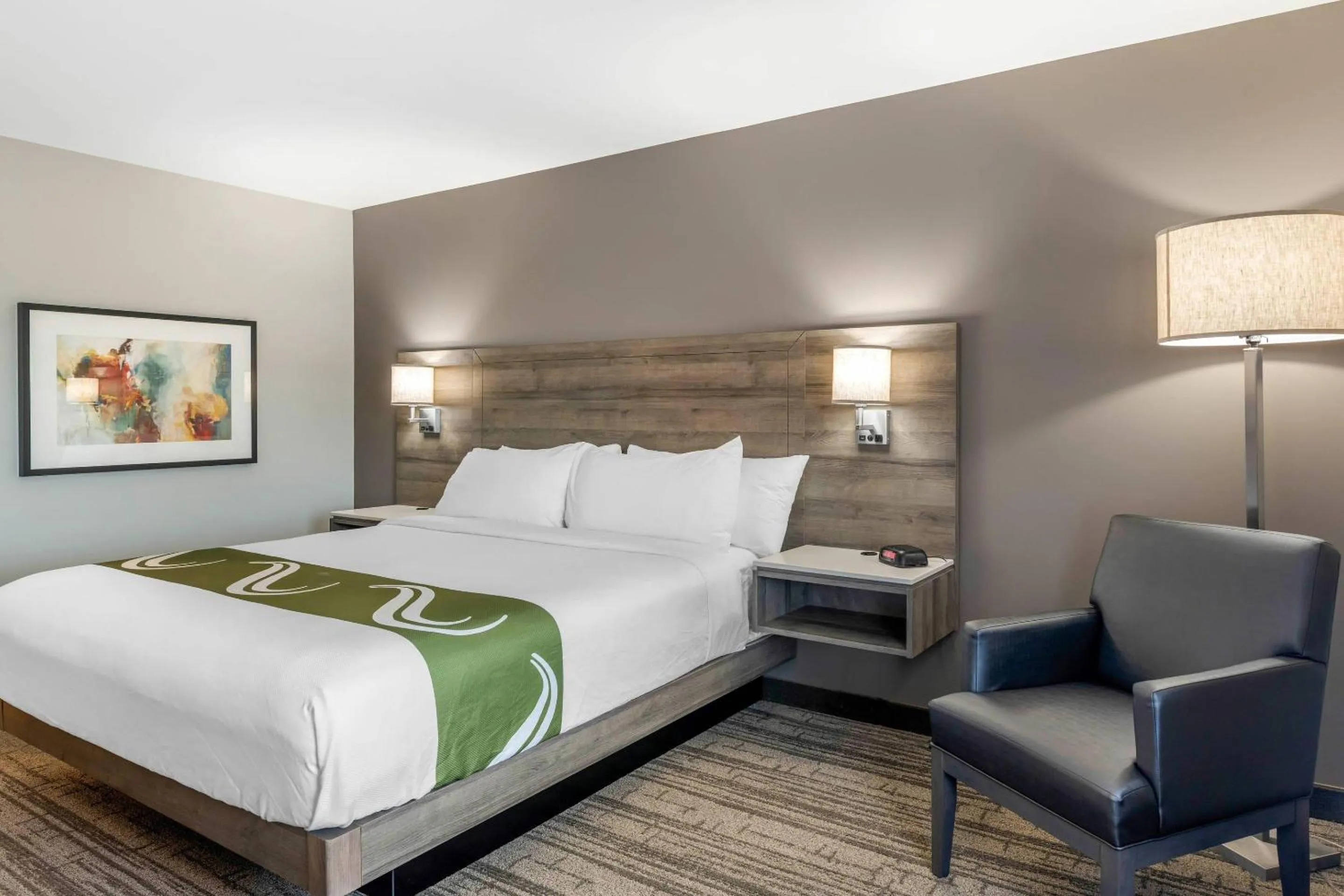 Bedroom, Bed in Quality Inn & Suites Amsterdam