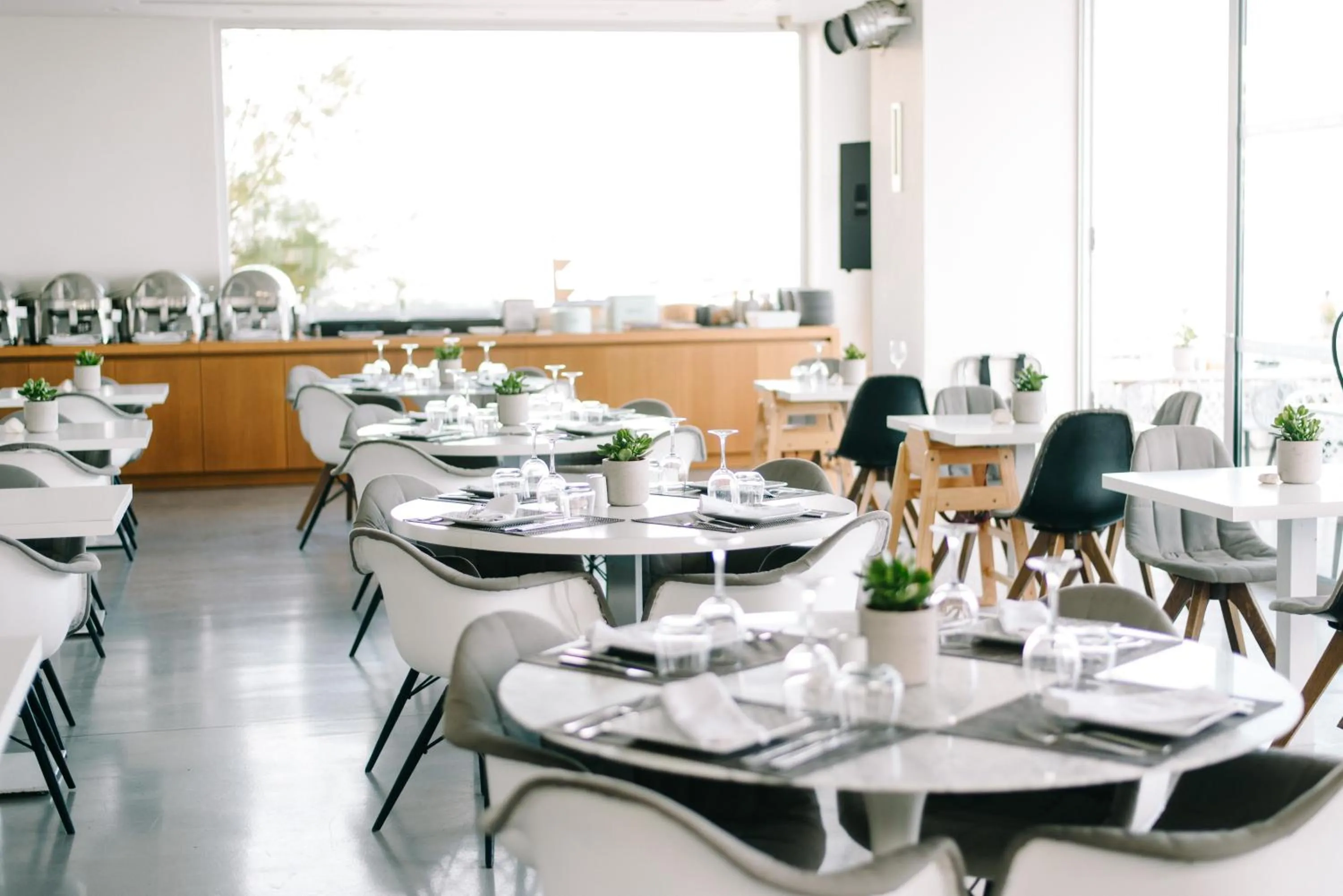 Restaurant/places to eat in Sikyon Coast Hotel And Resort