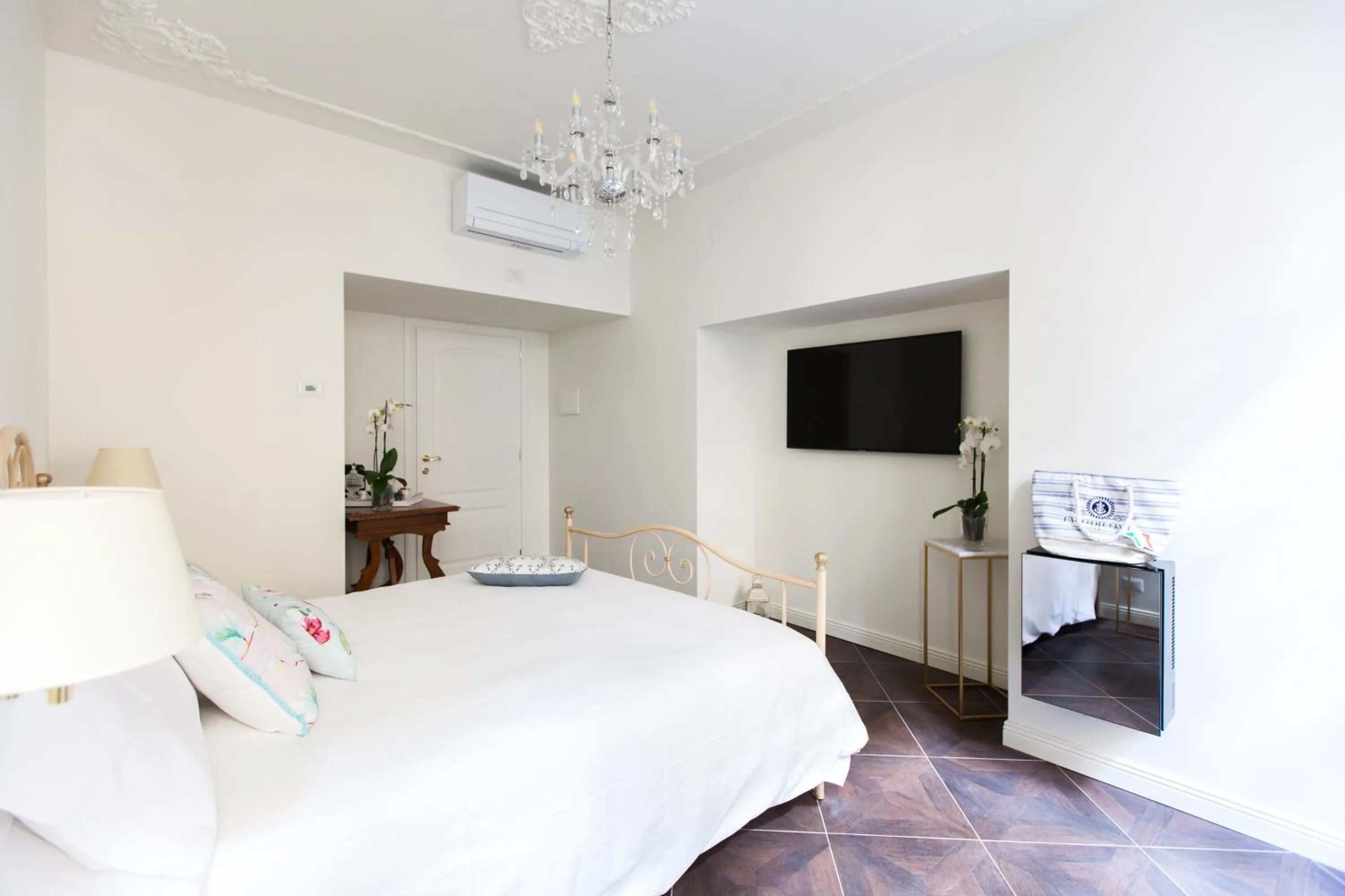 Bed in Alessia's Place