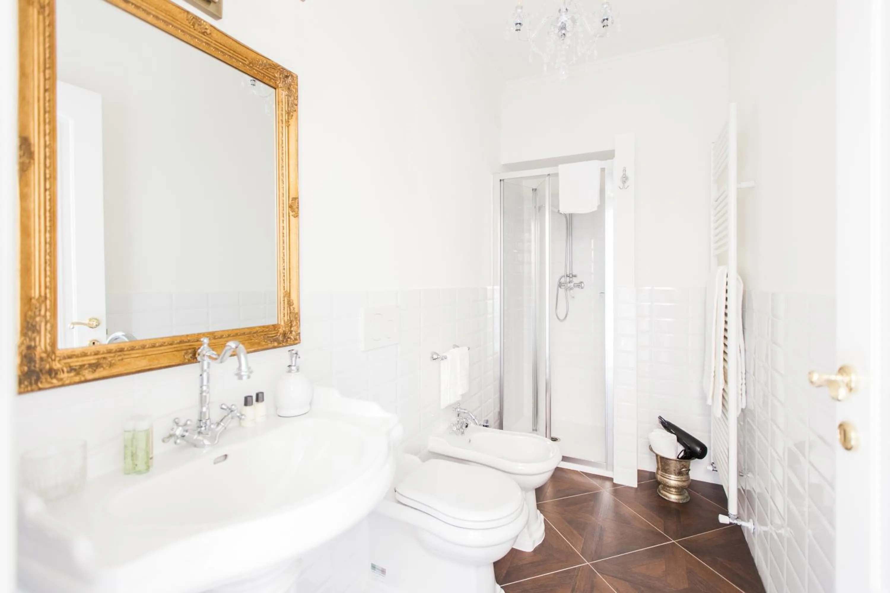 Shower in Alessia's Place