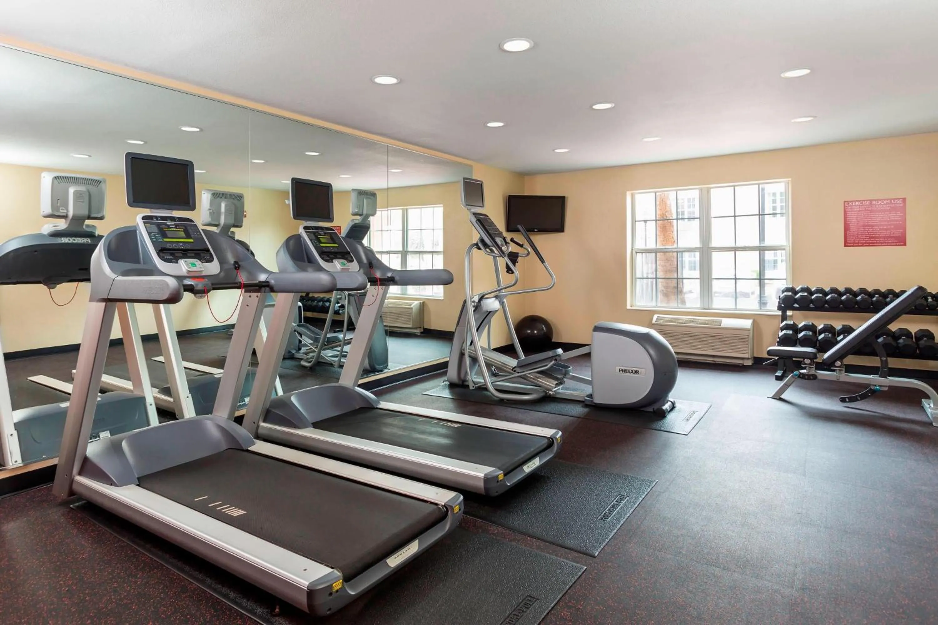 Fitness centre/facilities in TownePlace Suites Phoenix North
