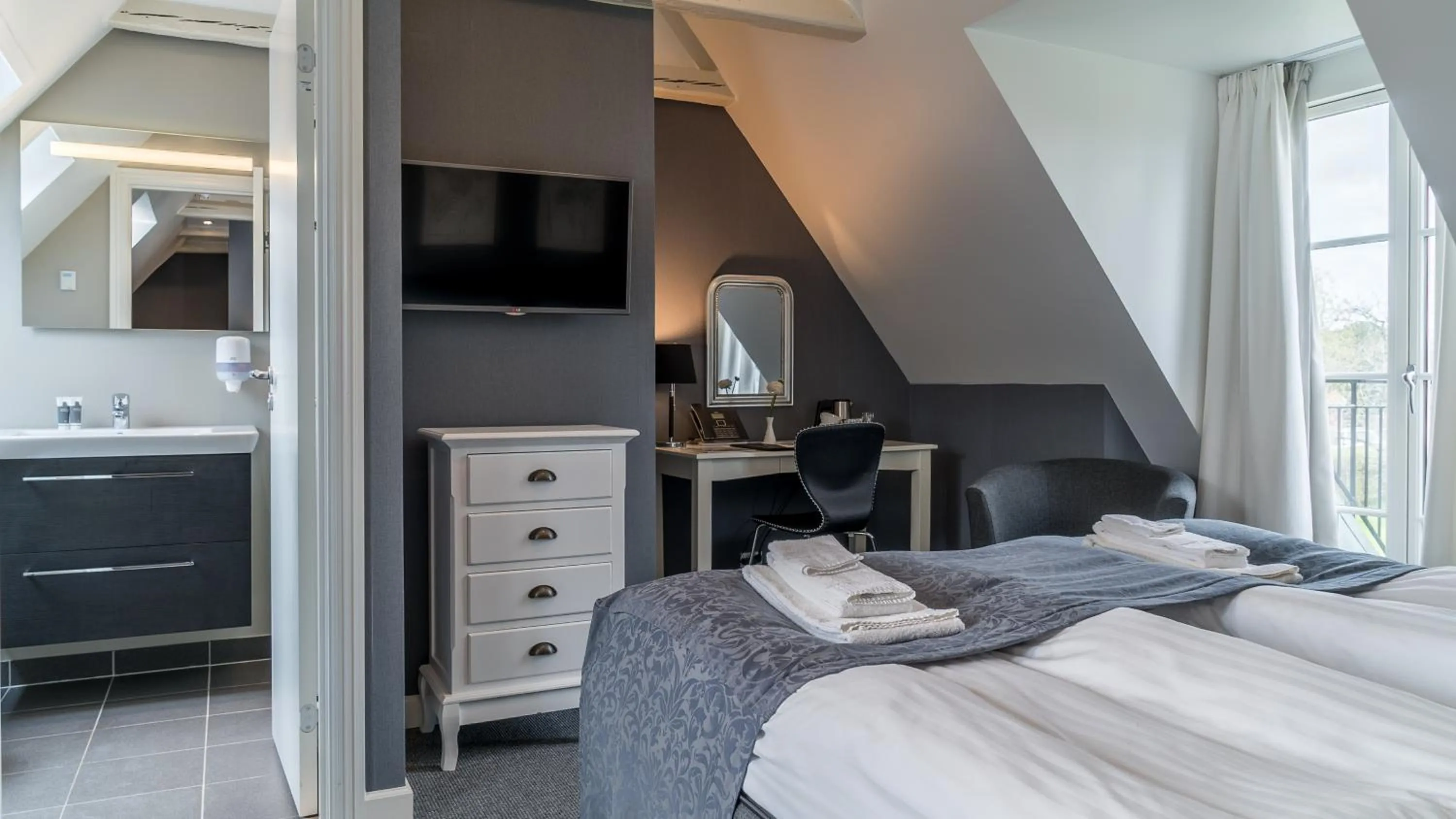 Street view, Bed in Bandholm Badehotel