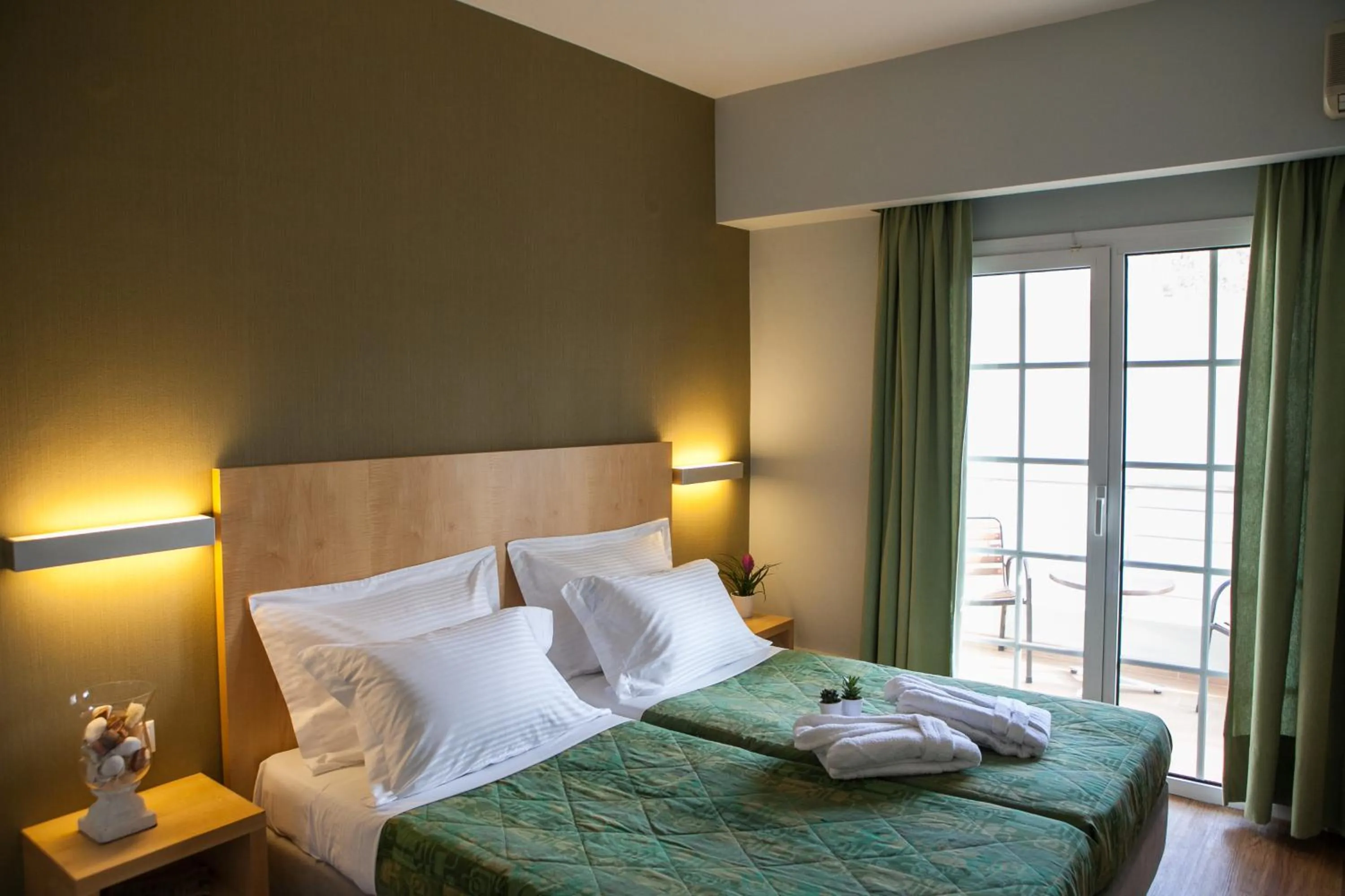 Photo of the whole room in Kronos Hotel