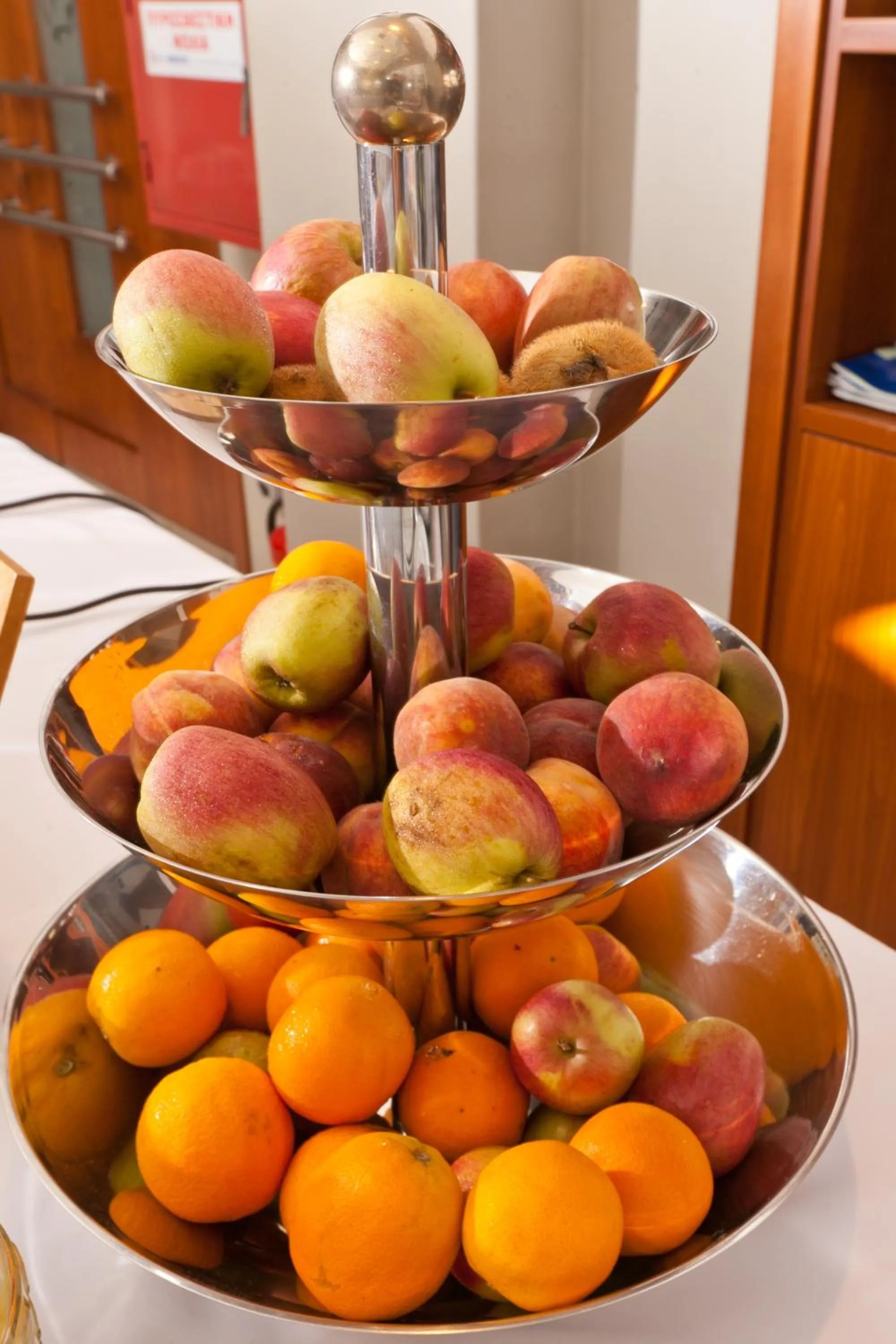 Restaurant/places to eat in Kronos Hotel