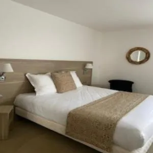 Bedroom, Bed in Hôtel Le Gois