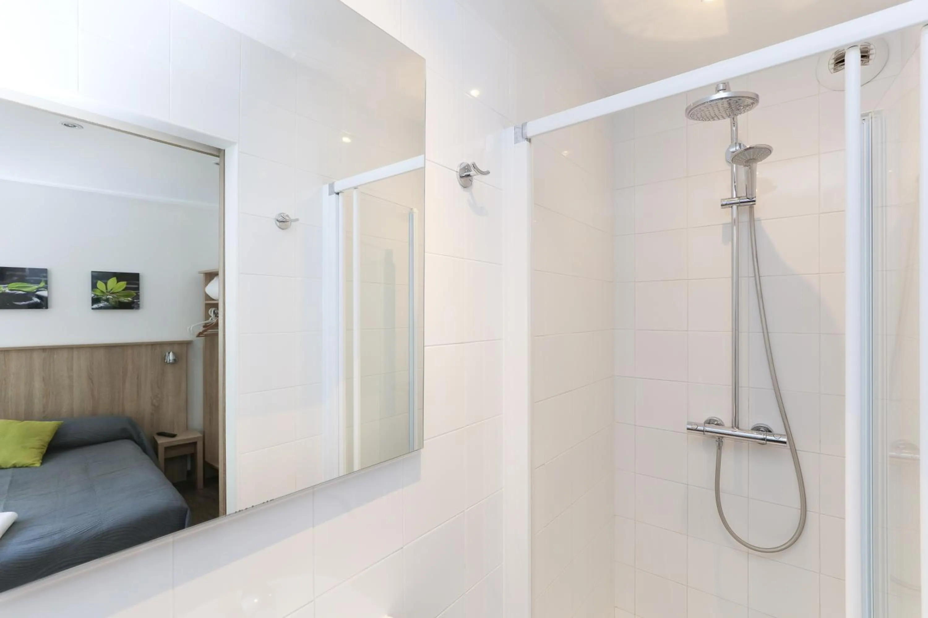 Bathroom in Hotel Arago