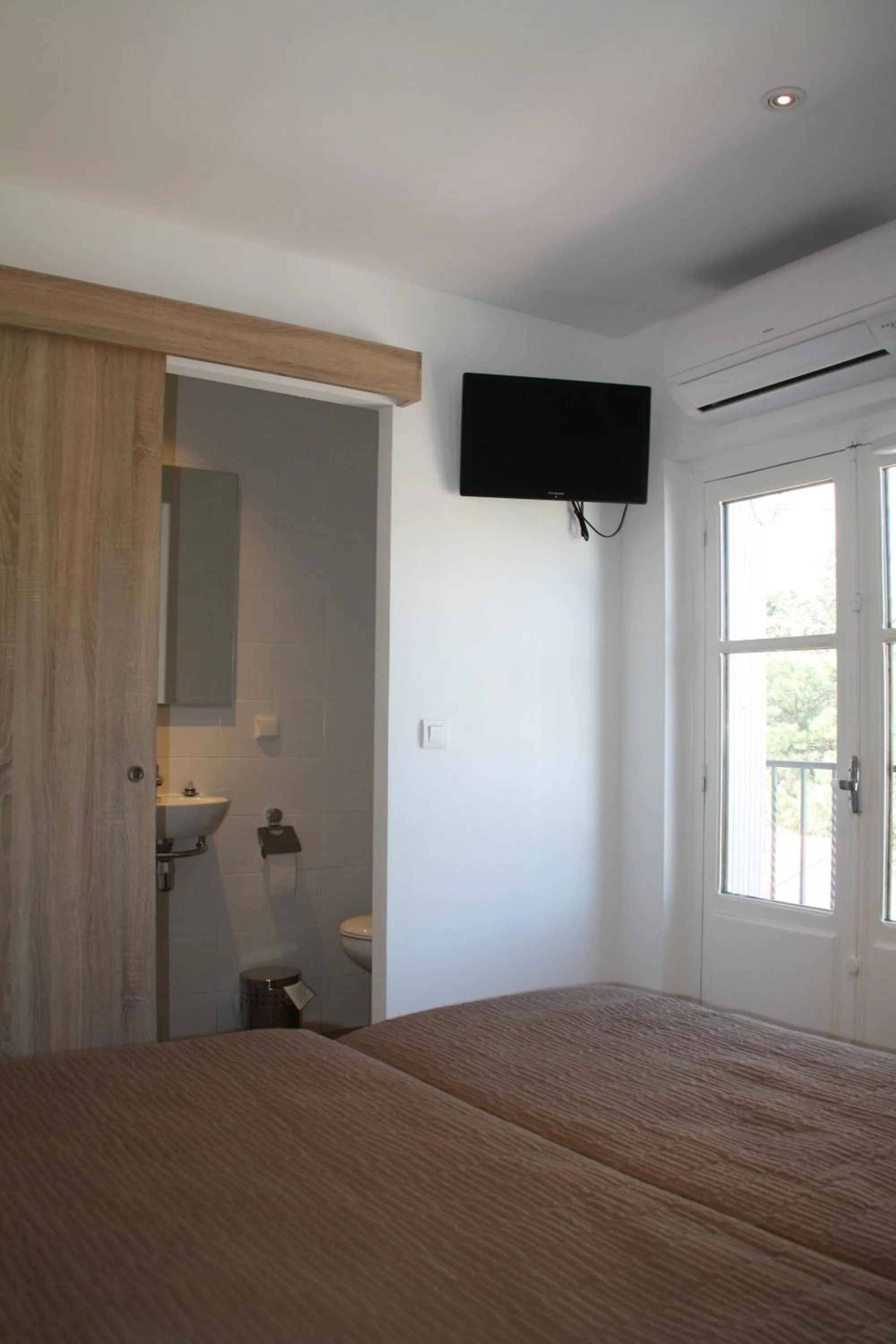 Bedroom, Bed in Hotel Arago