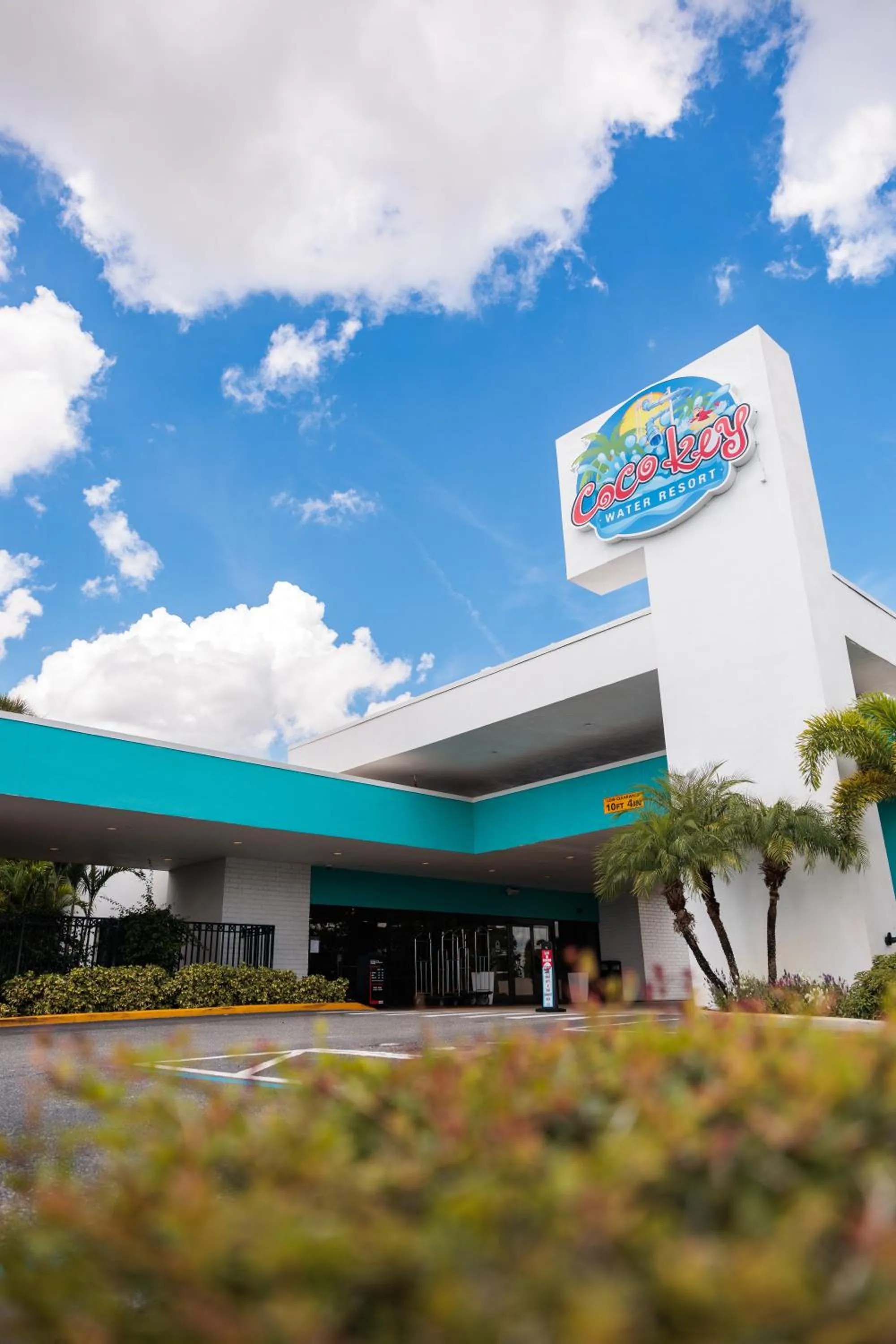 Facade/entrance in Coco Key Hotel & Water Park Resort
