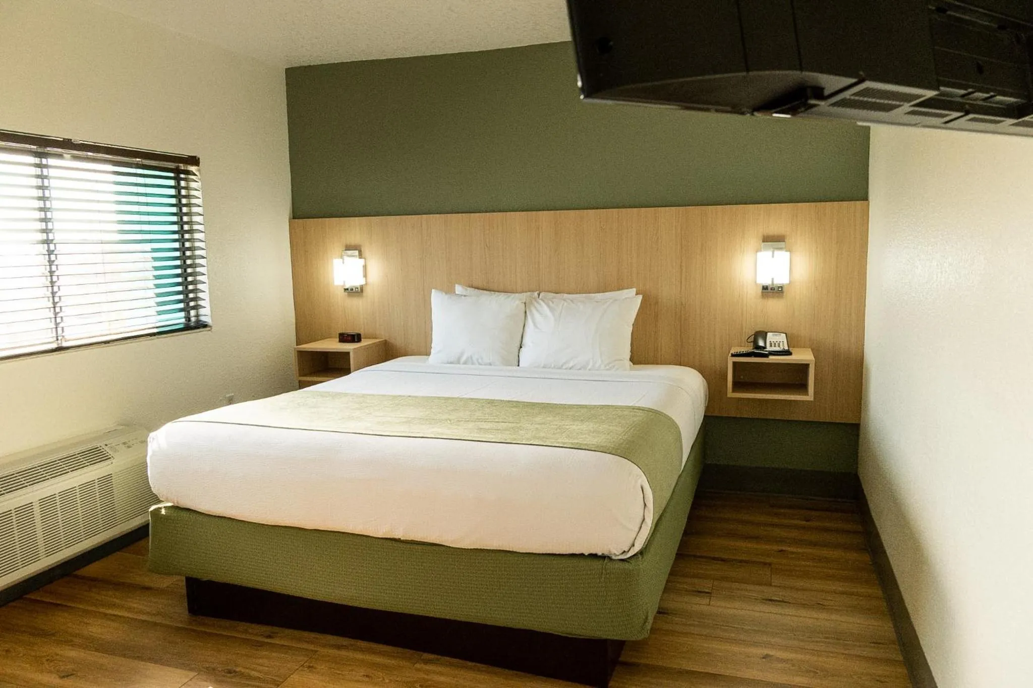 Bed in Coco Key Hotel & Water Park Resort