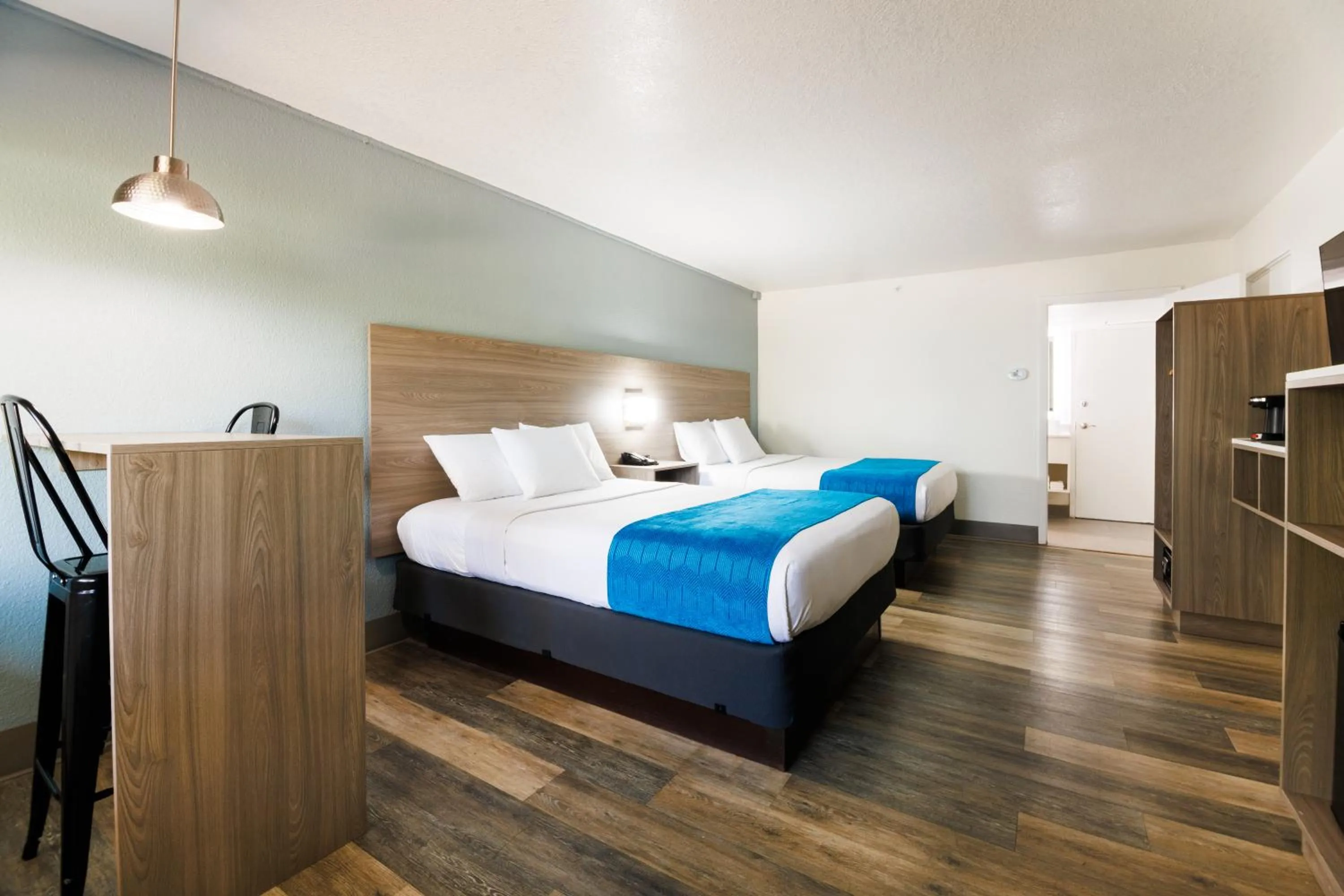 Bed in Coco Key Hotel & Water Park Resort