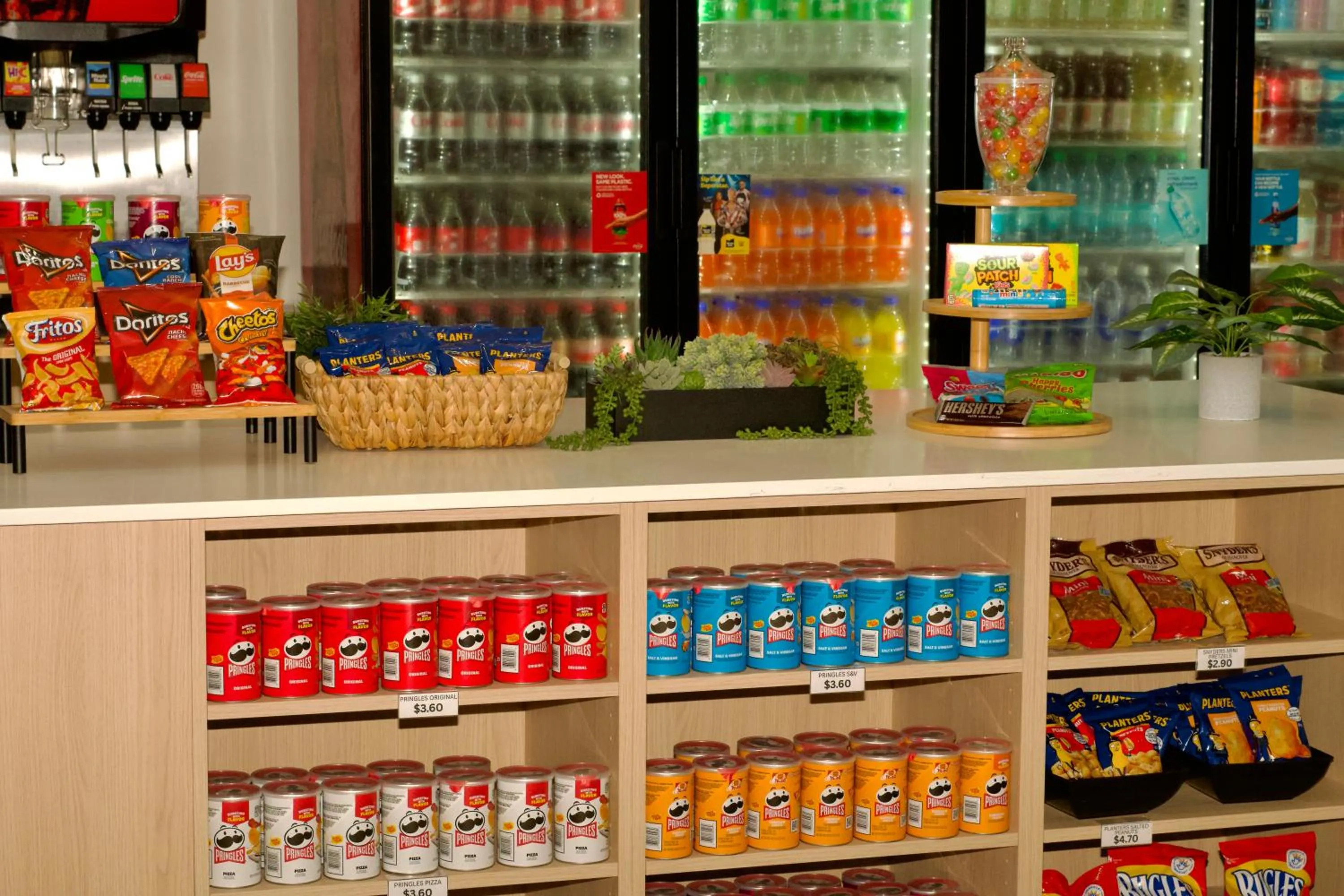 On-site shops in Coco Key Hotel & Water Park Resort