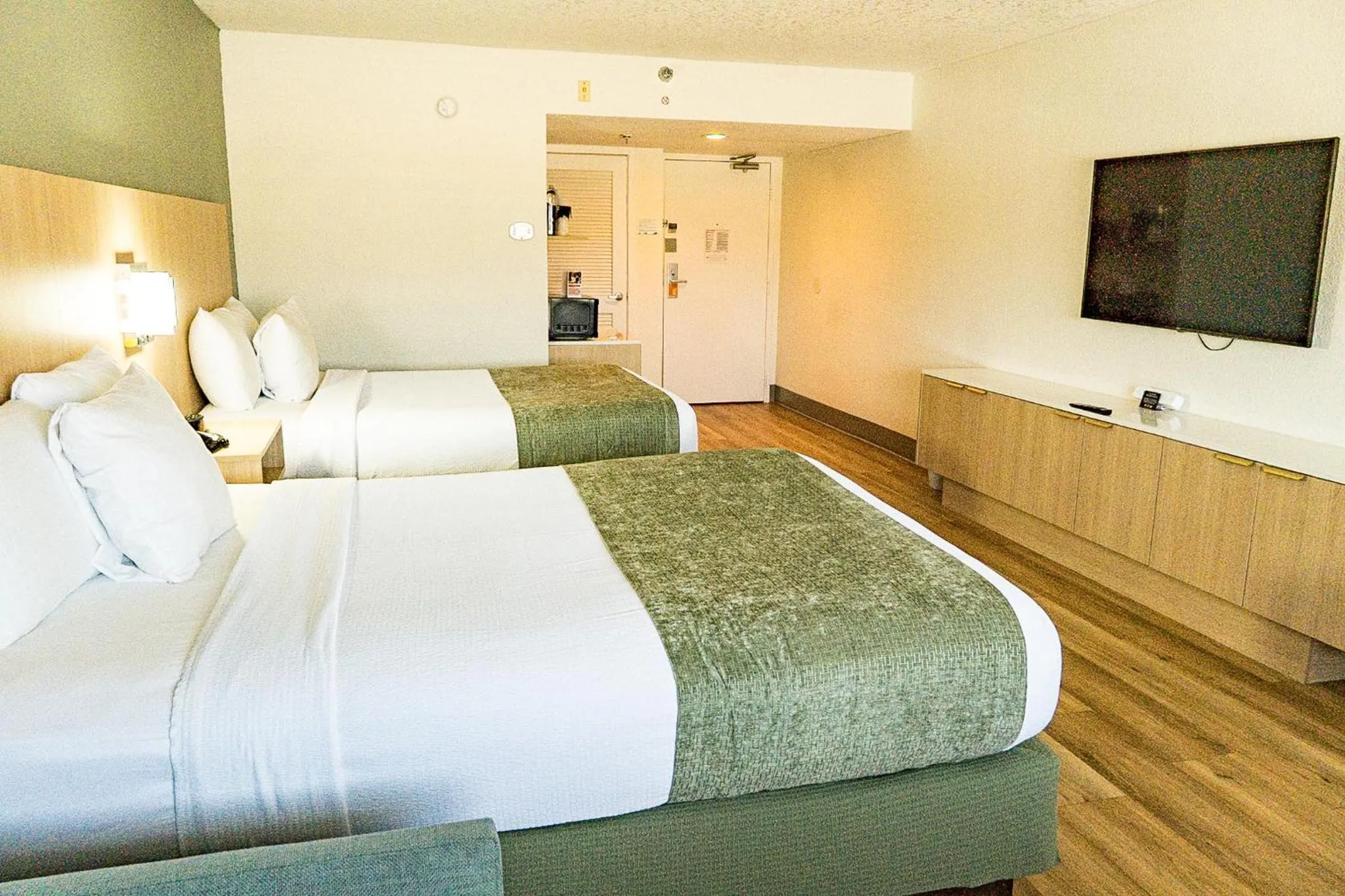 TV and multimedia, Bed in Coco Key Hotel & Water Park Resort