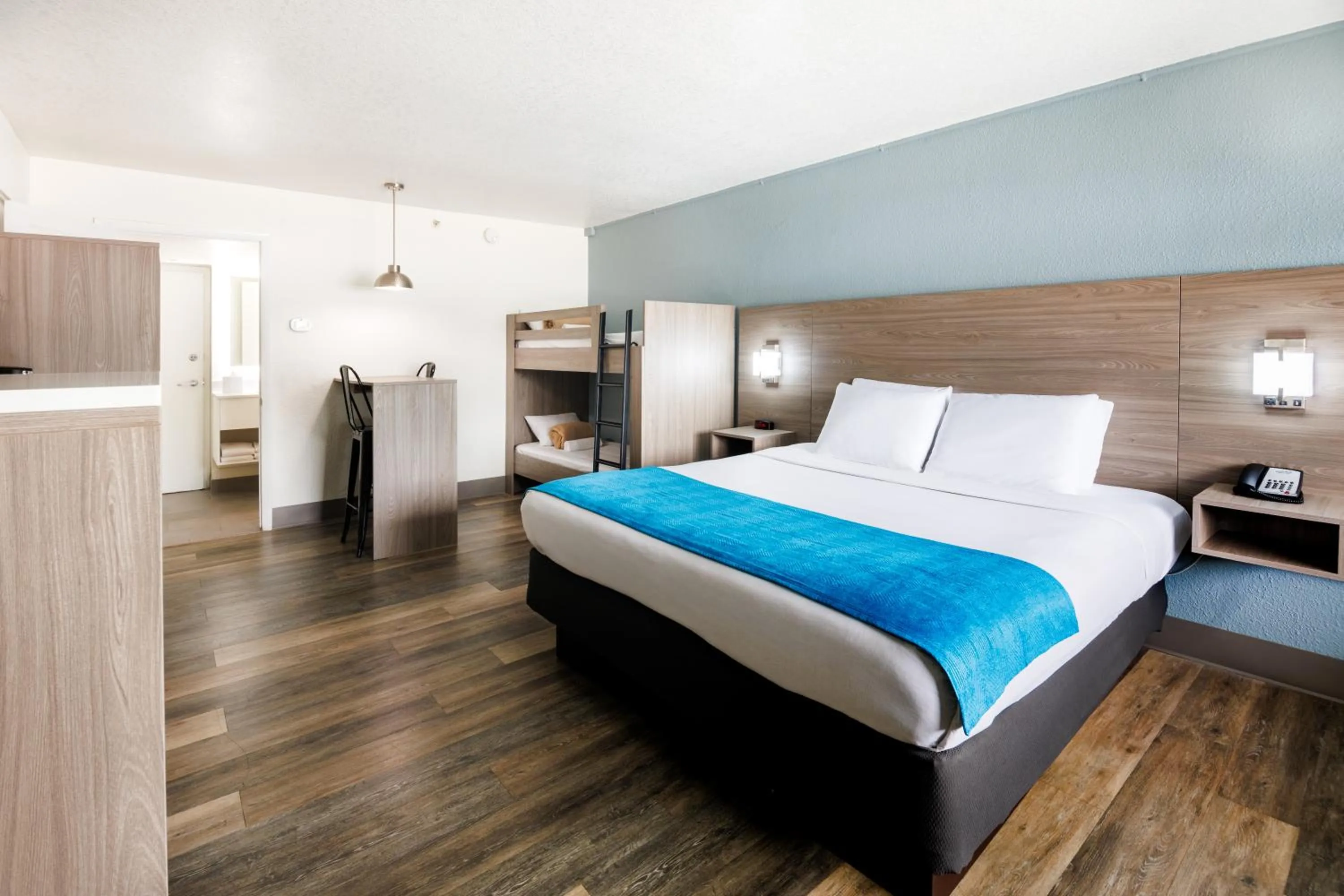 Bed in Coco Key Hotel & Water Park Resort