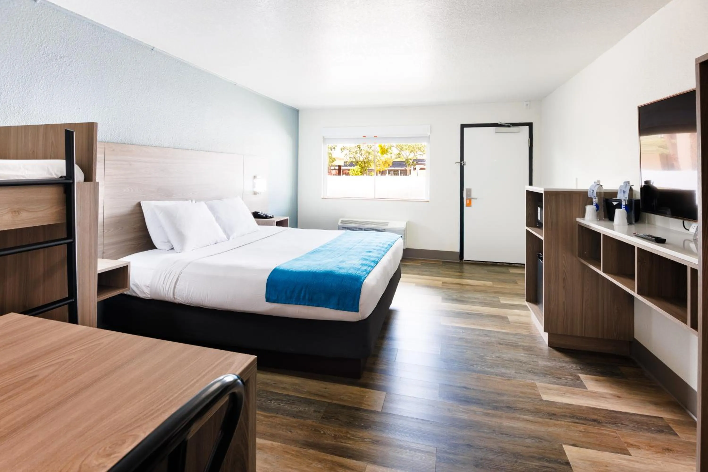 Bed in Coco Key Hotel & Water Park Resort