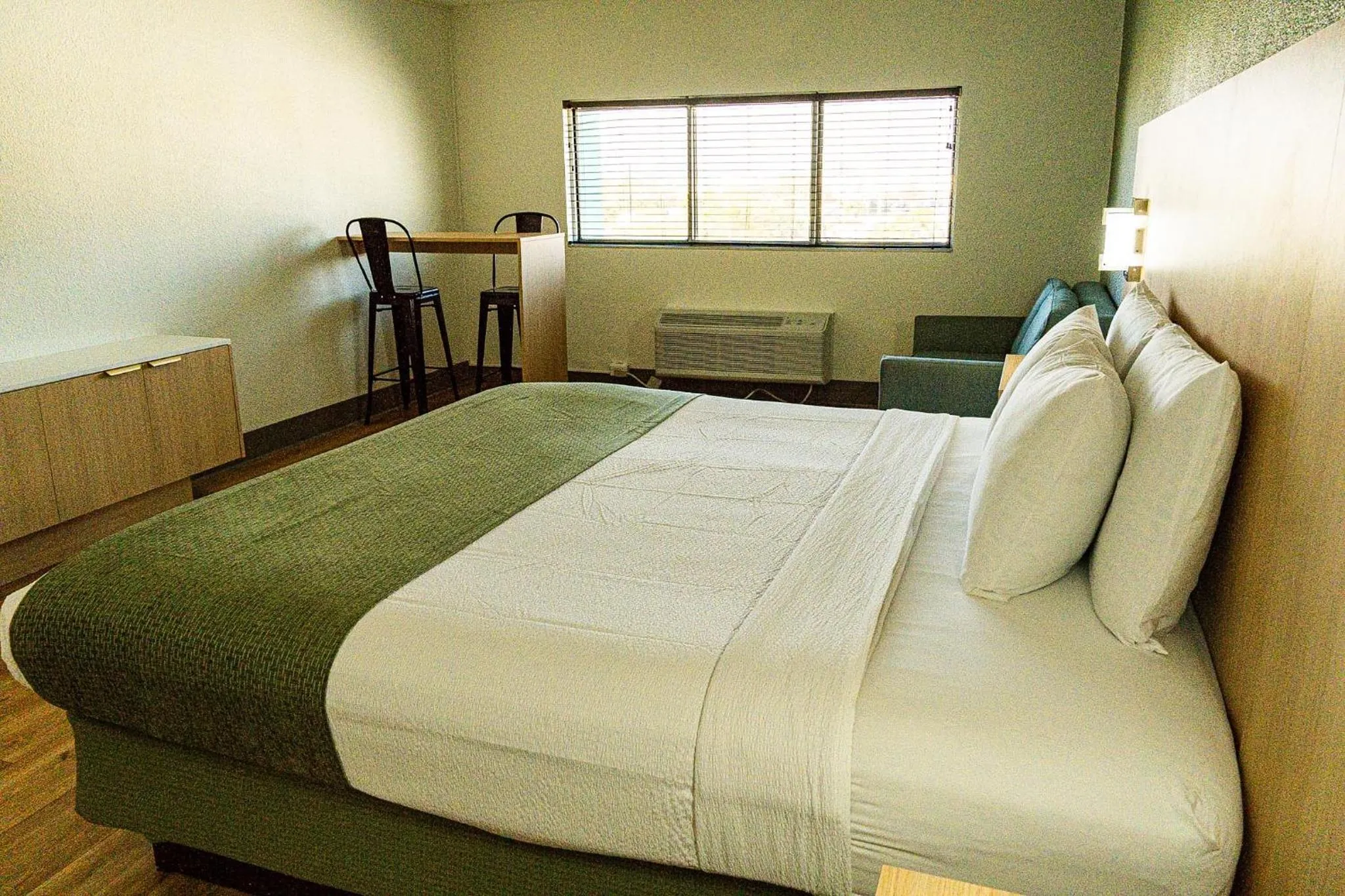 Bed in Coco Key Hotel & Water Park Resort