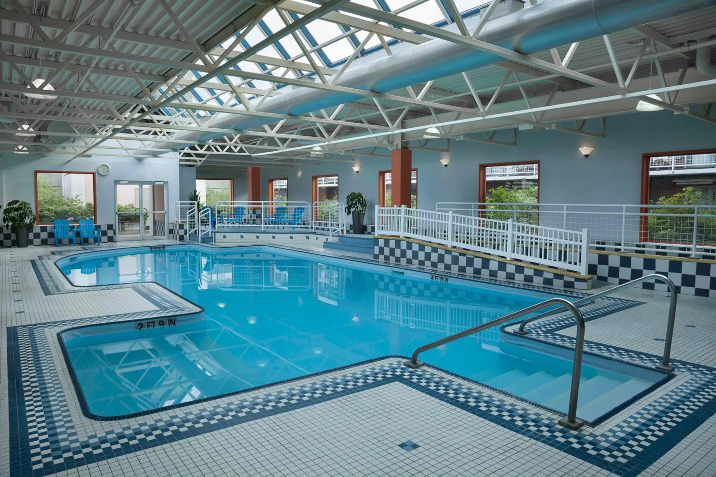 Swimming pool in Hotel Halifax Swimming pool in Hotel Halifax
