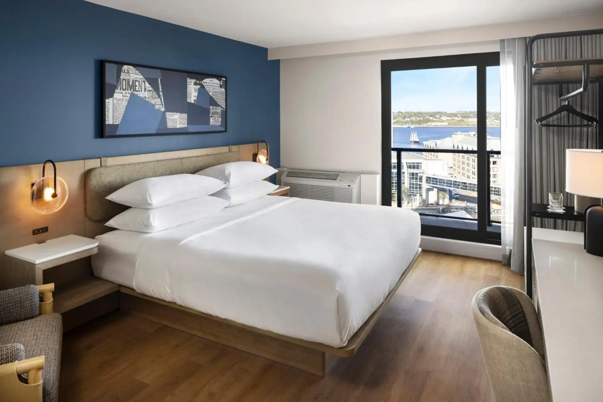 Bedroom, Bed in Hotel Halifax Bedroom, Bed in Hotel Halifax