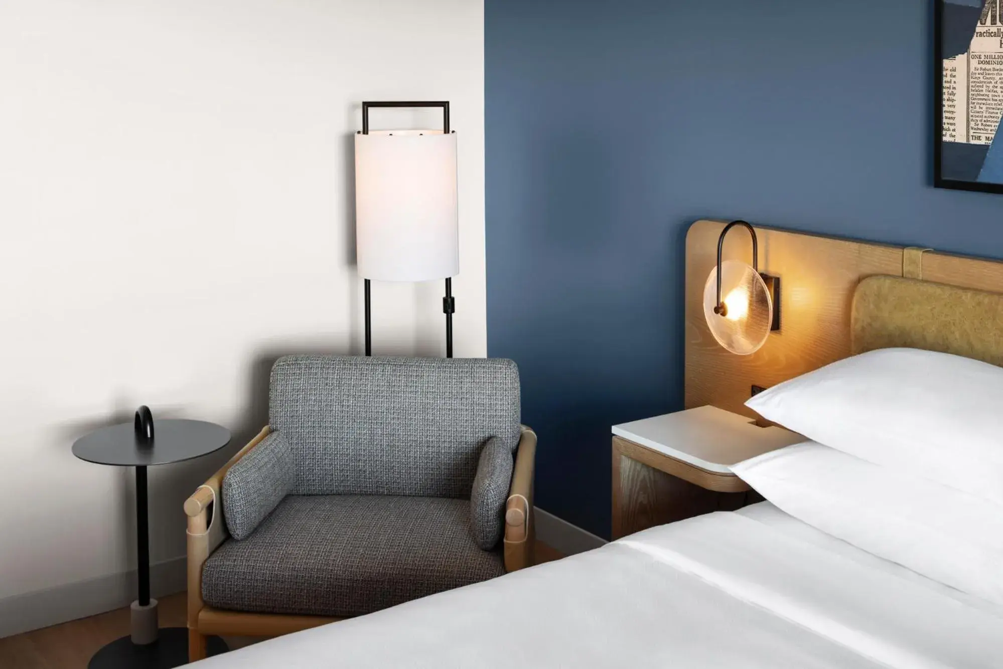 Living room, Bed in Hotel Halifax Living room, Bed in Hotel Halifax