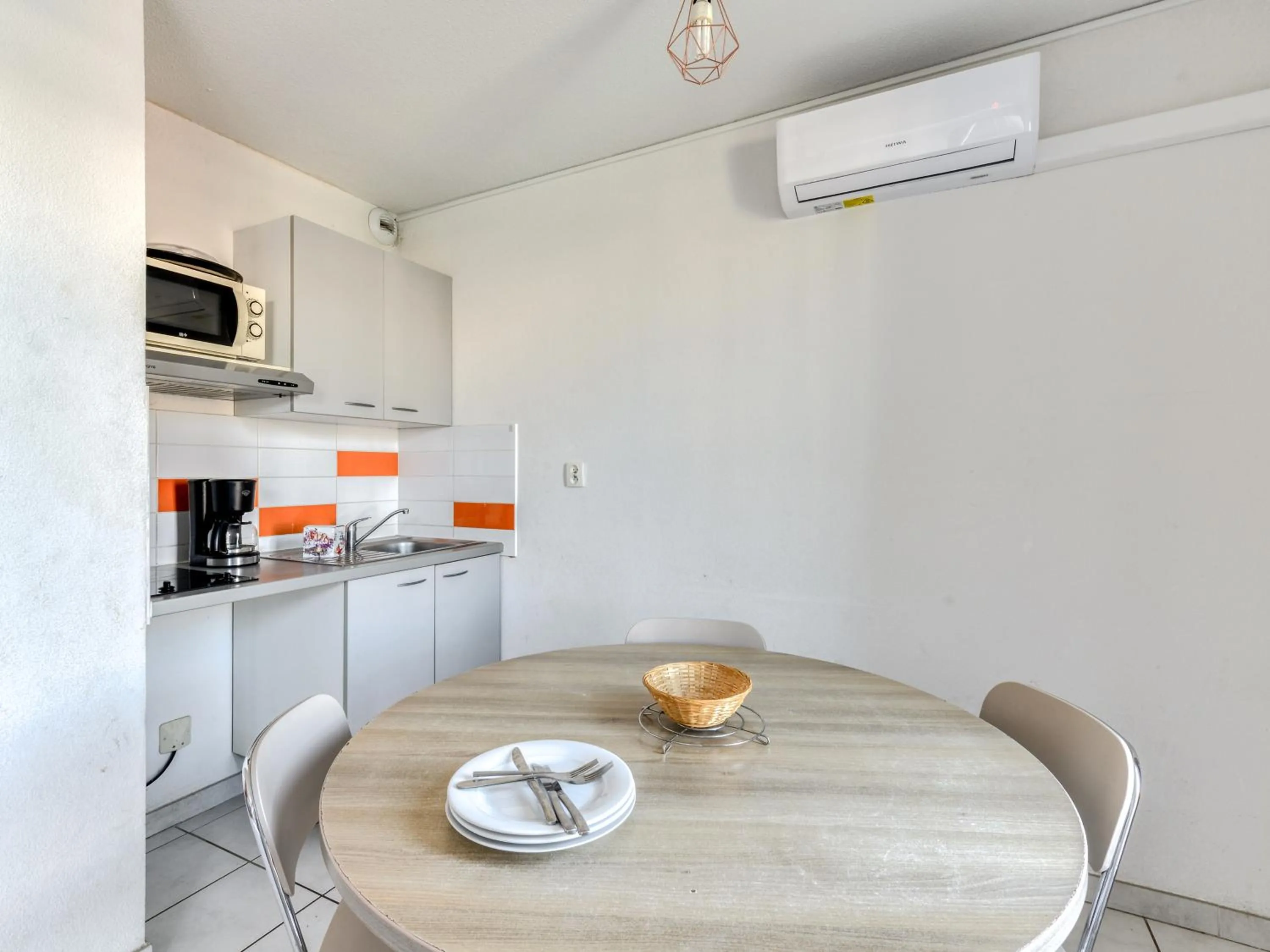 kitchen in Vacancéole - Résidence Cap Camargue