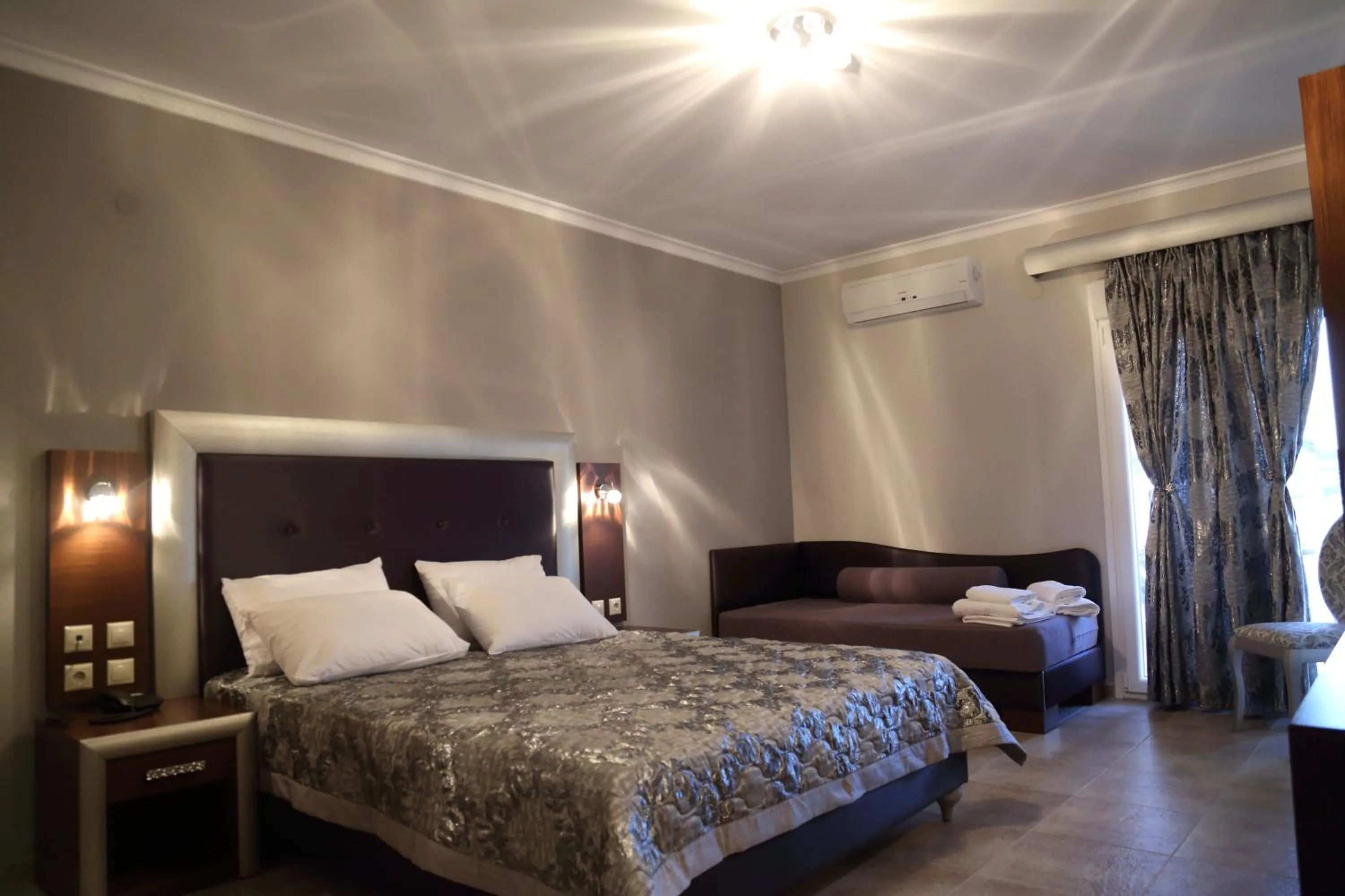 Photo of the whole room in Hotel Souita