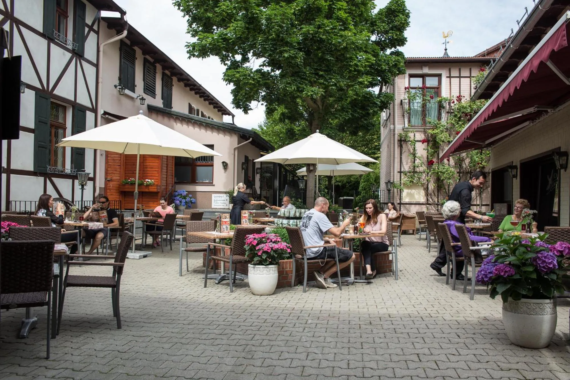 Patio in Hotel Schwarzer Adler Tangermünde