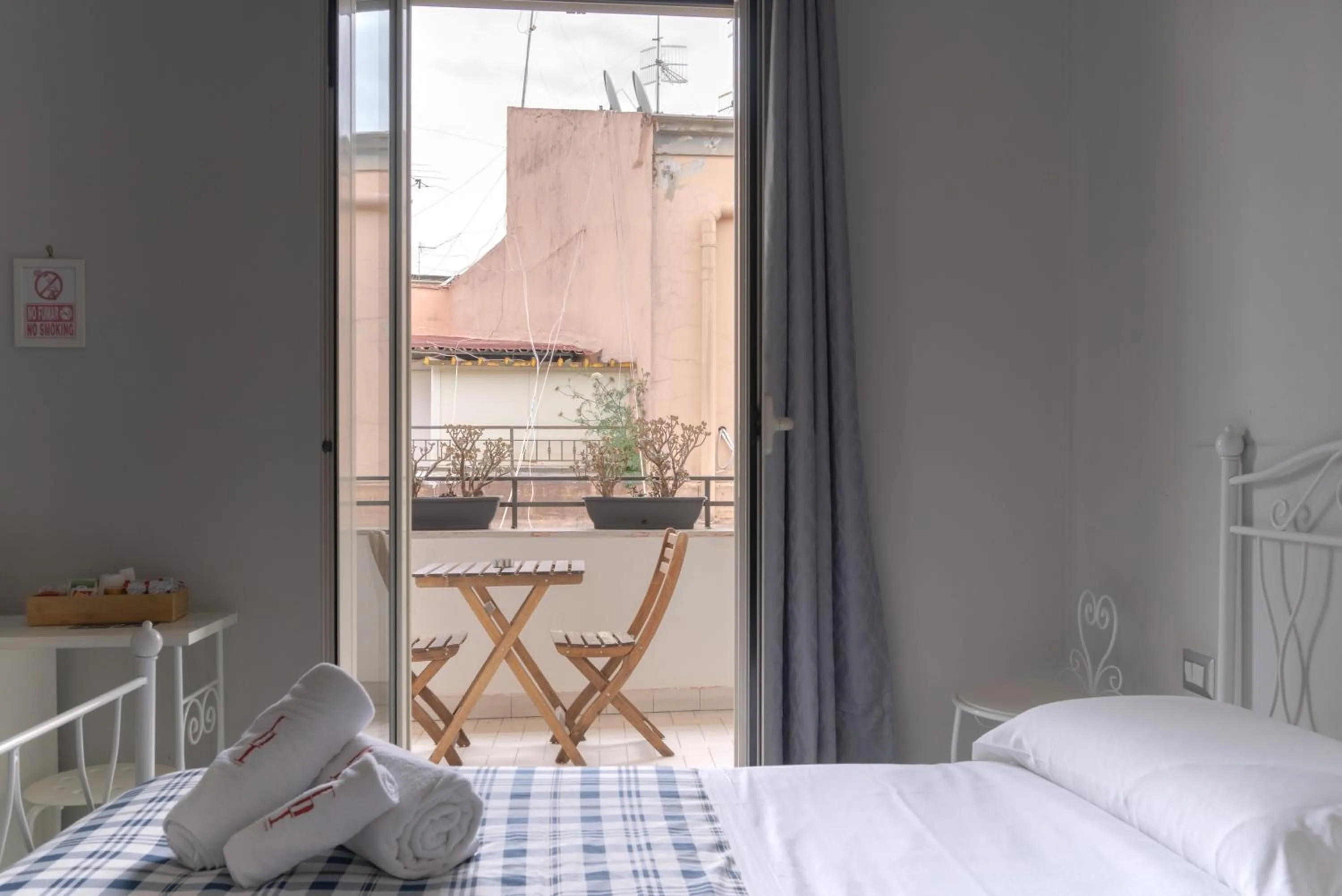 Double or Twin Room with Terrace - Separate Building in B&B Università