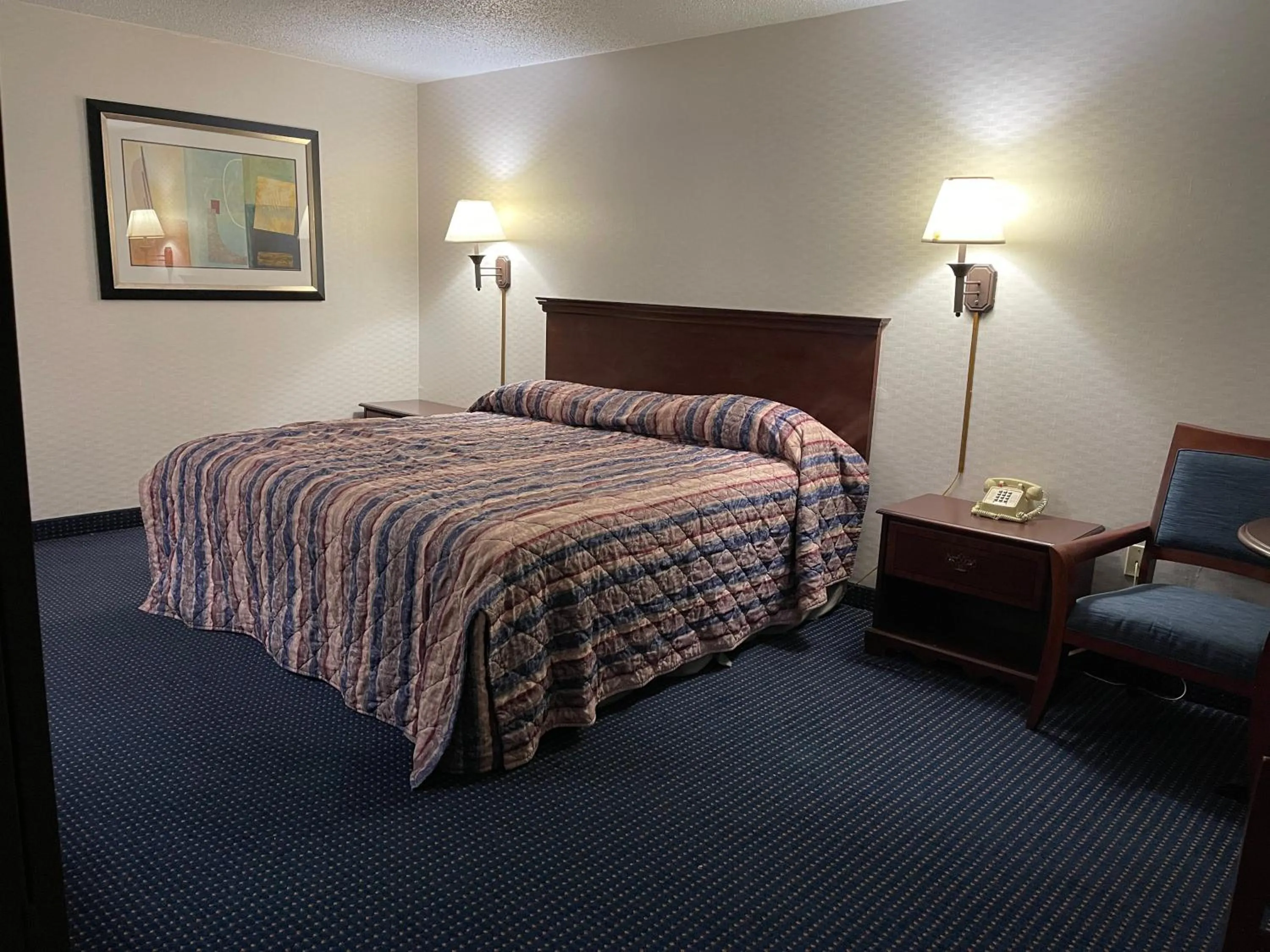 Photo of the whole room, Bed in Budget Inn Temple Hills