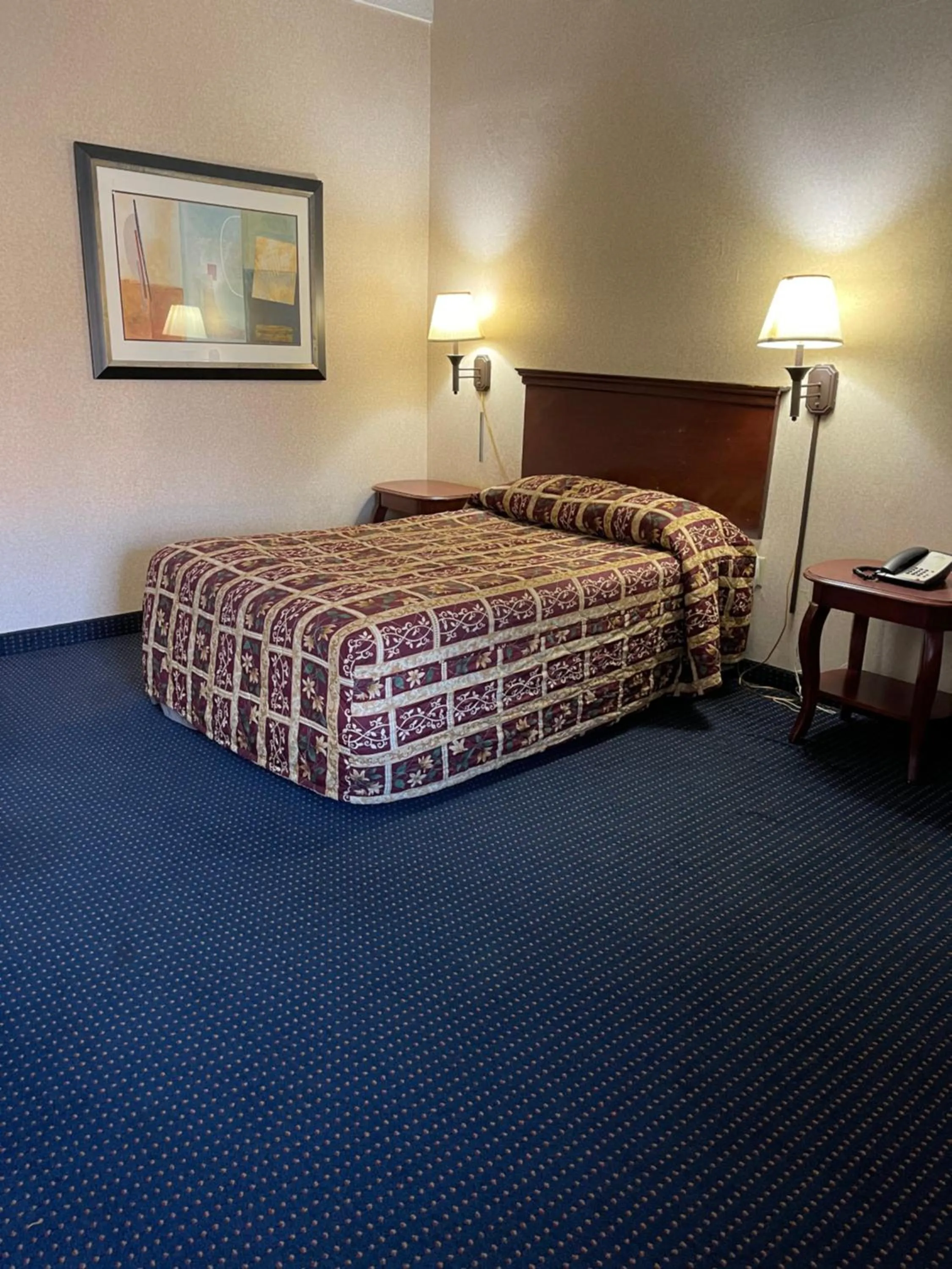 Bedroom, Bed in Budget Inn Temple Hills