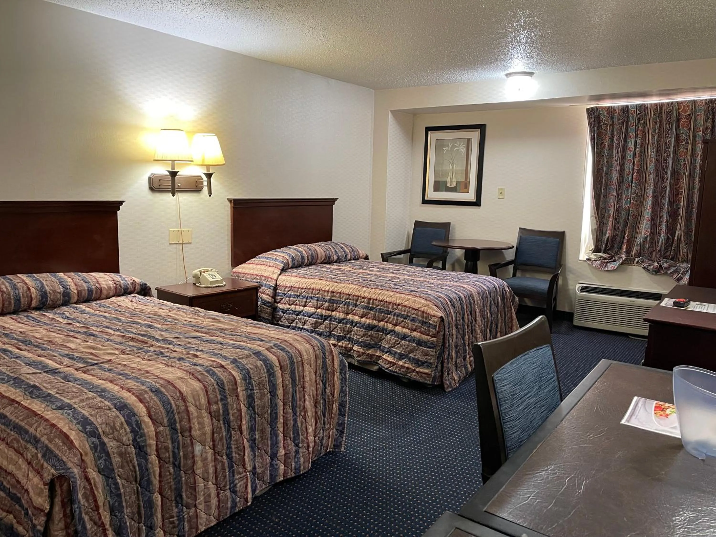 Photo of the whole room, Bed in Budget Inn Temple Hills