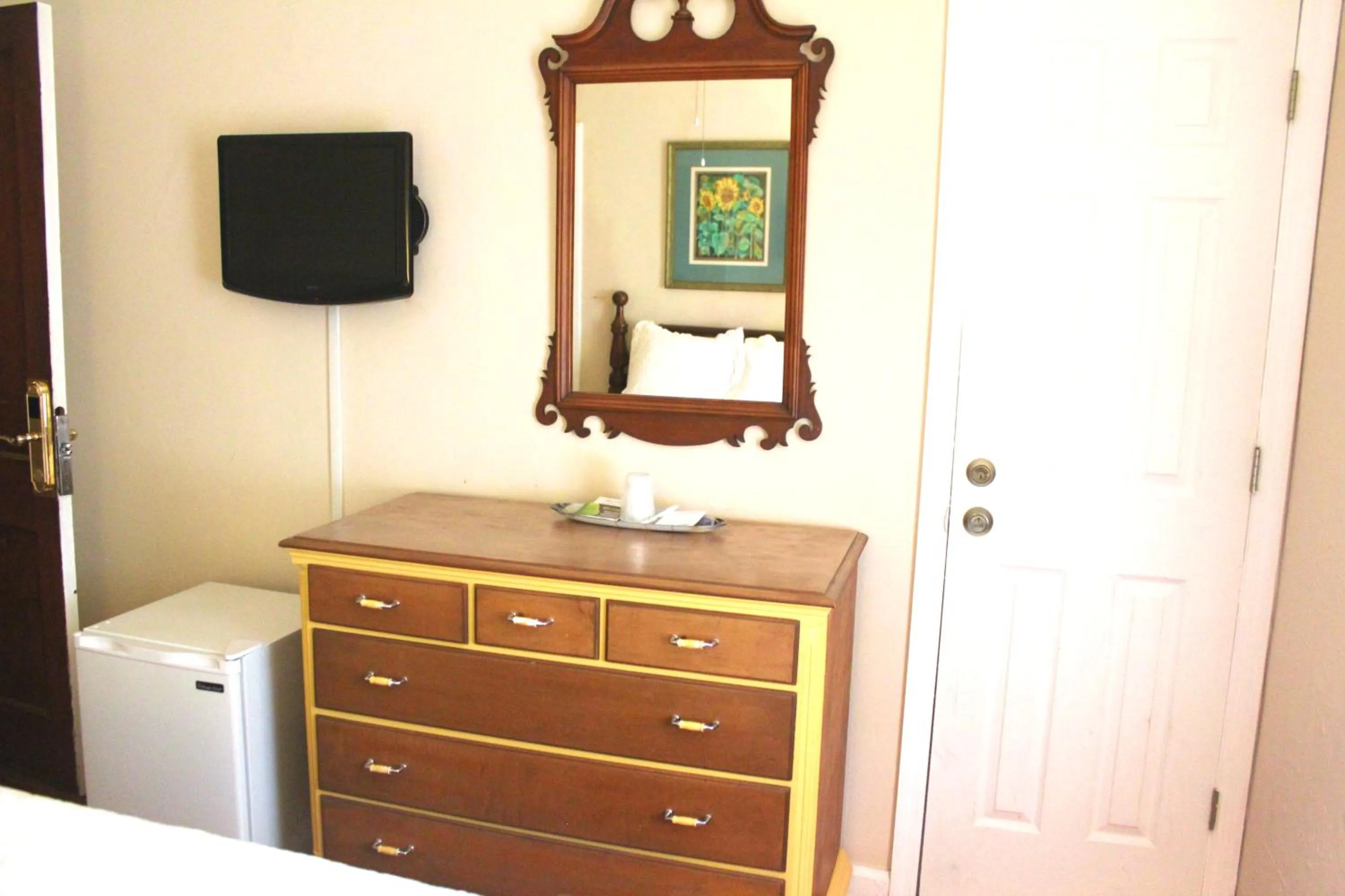 TV and multimedia in The Inn On Third