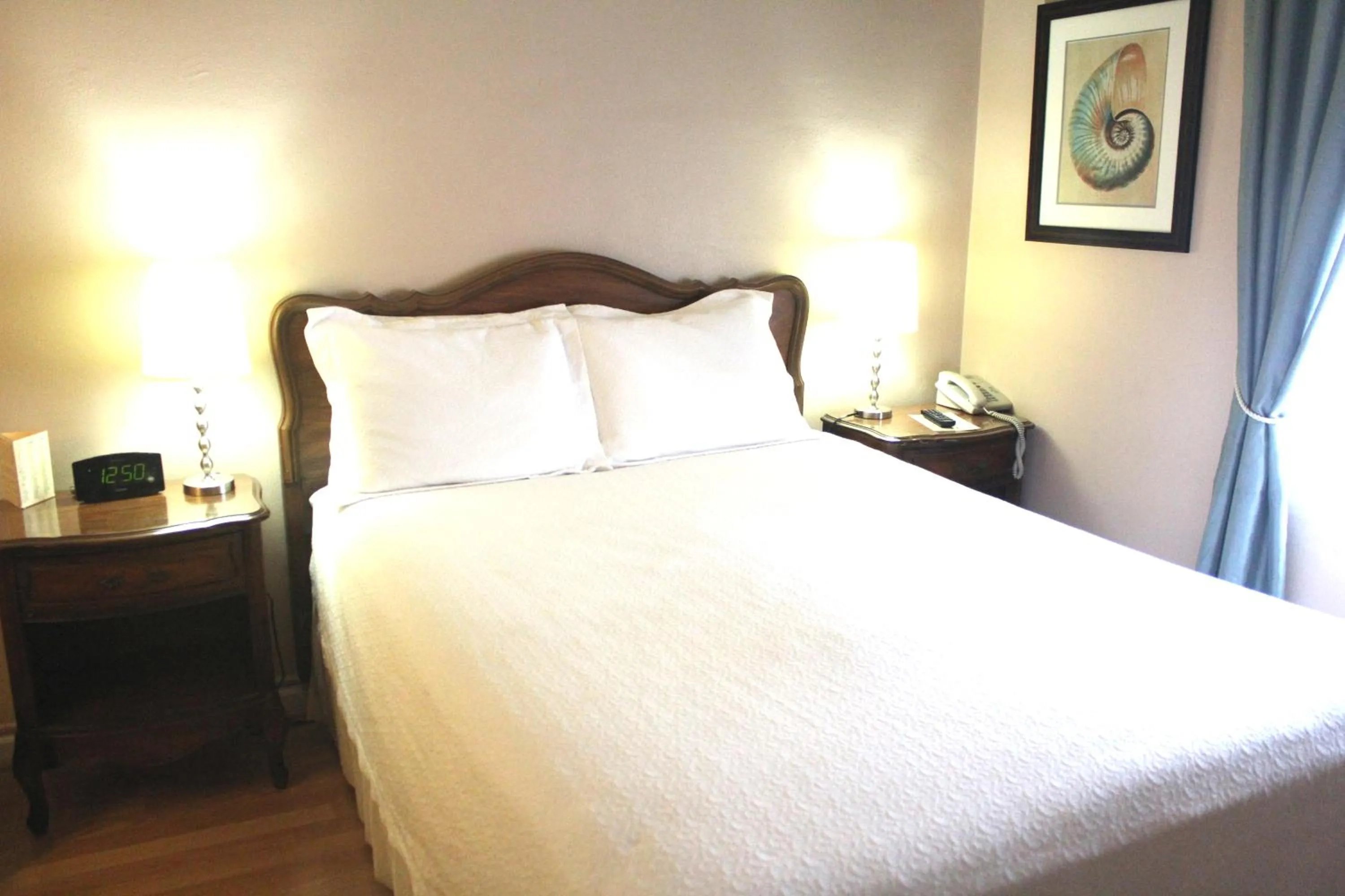 Bed in The Inn On Third