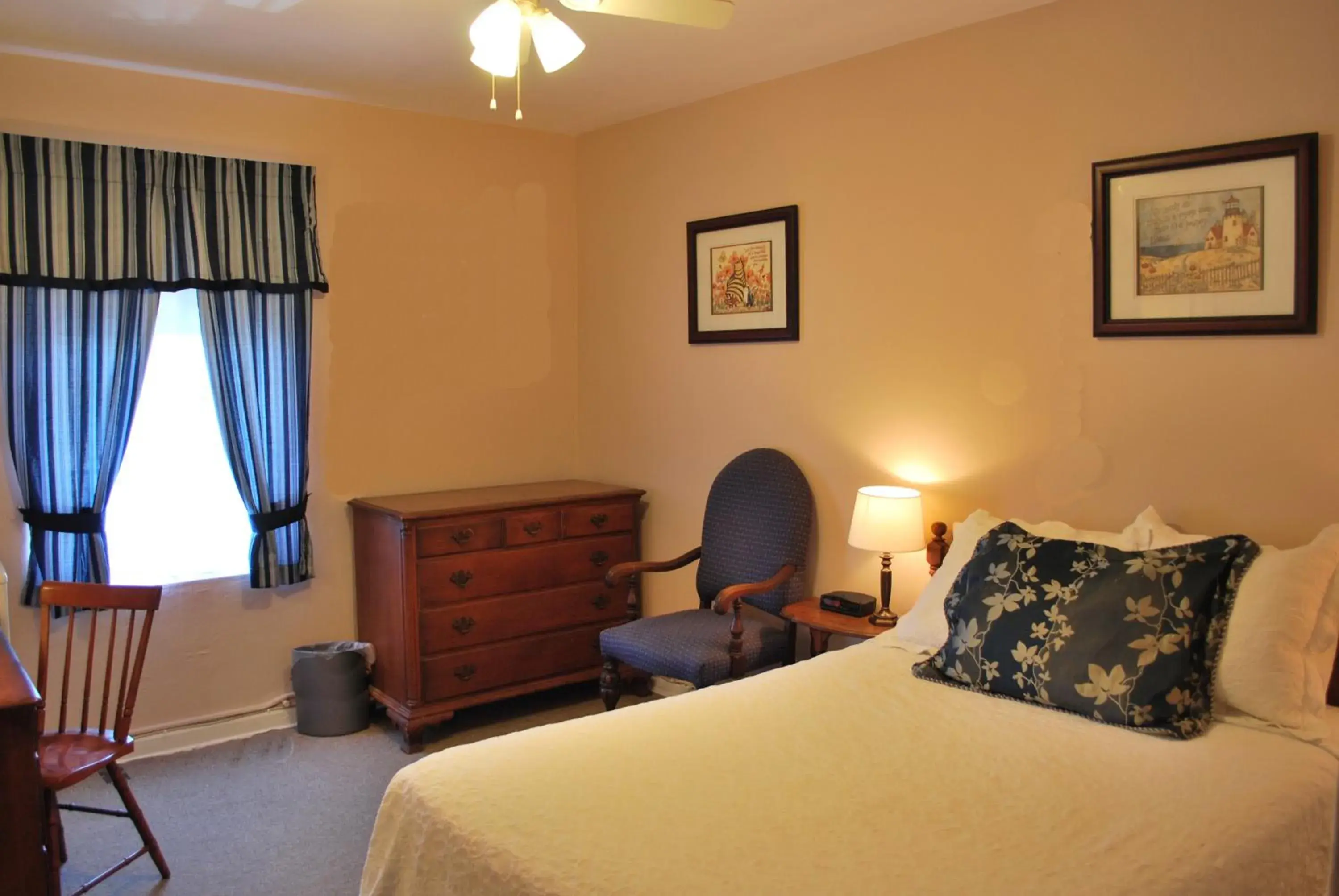 Photo of the whole room, Bed in The Inn On Third Photo of the whole room, Bed in The Inn On Third