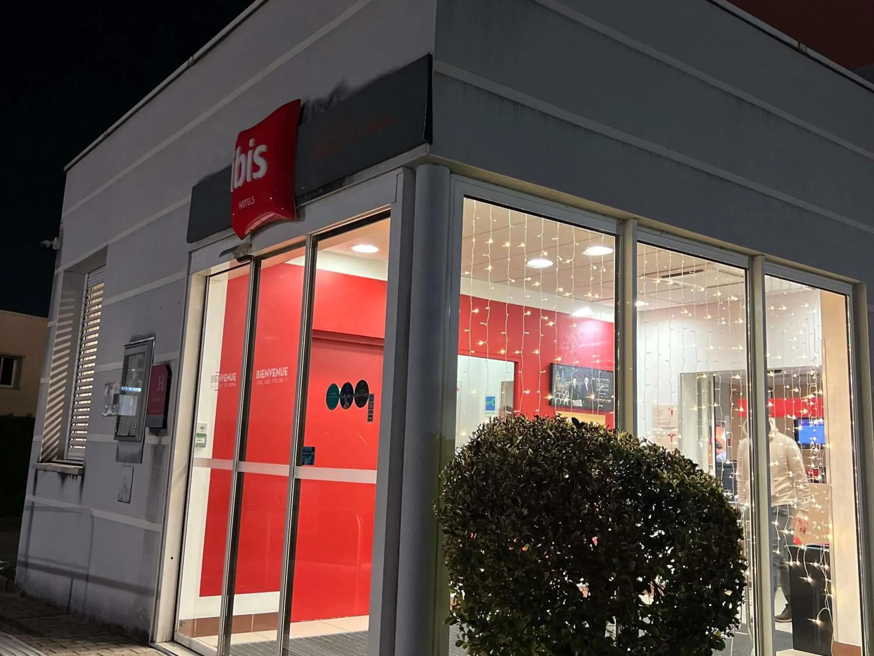 Property building in IBIS Lyon Sud Chasse Sur Rhône Property building in IBIS Lyon Sud Chasse Sur Rhône