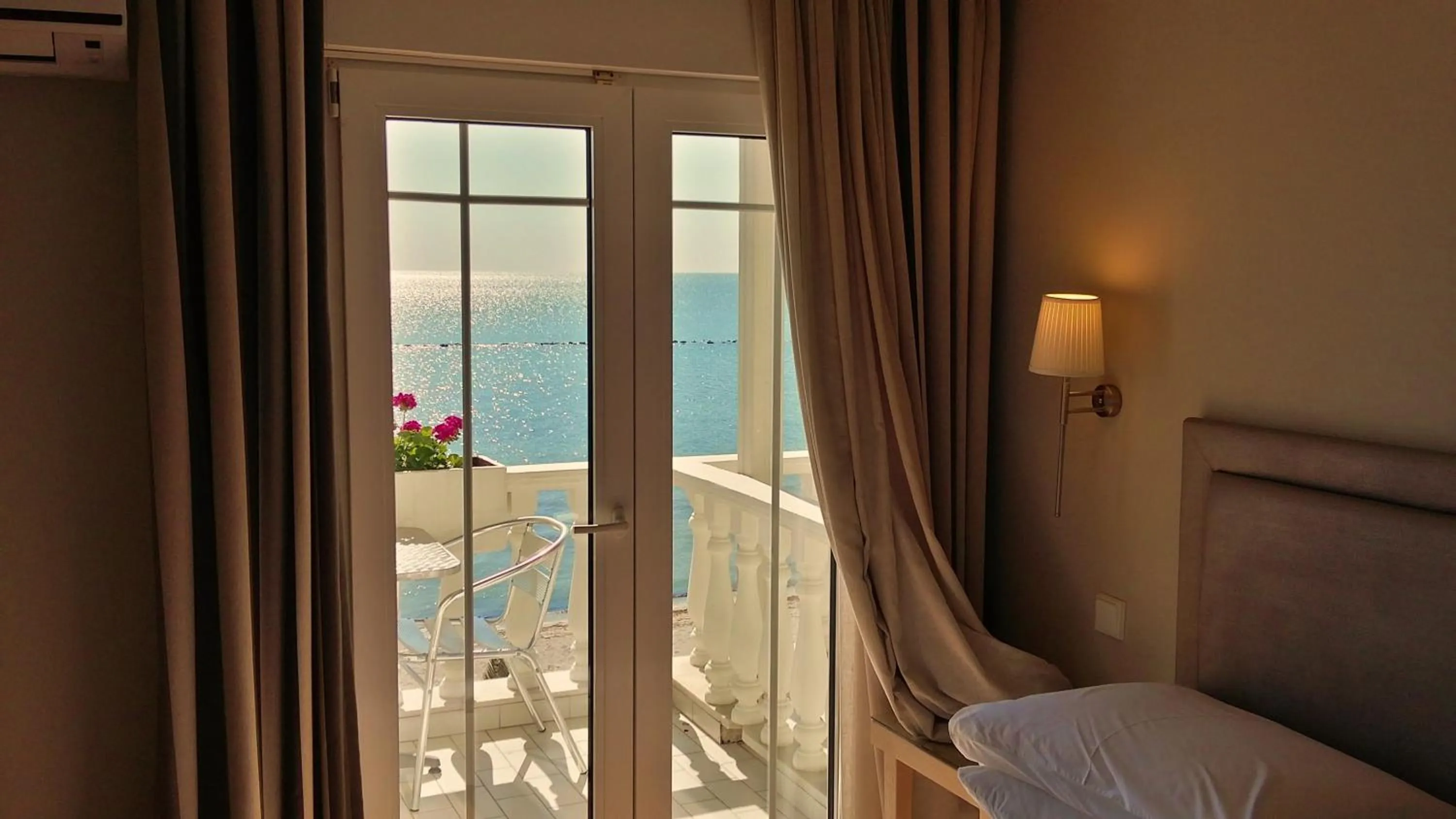 Day, Bed in Hotel Avra