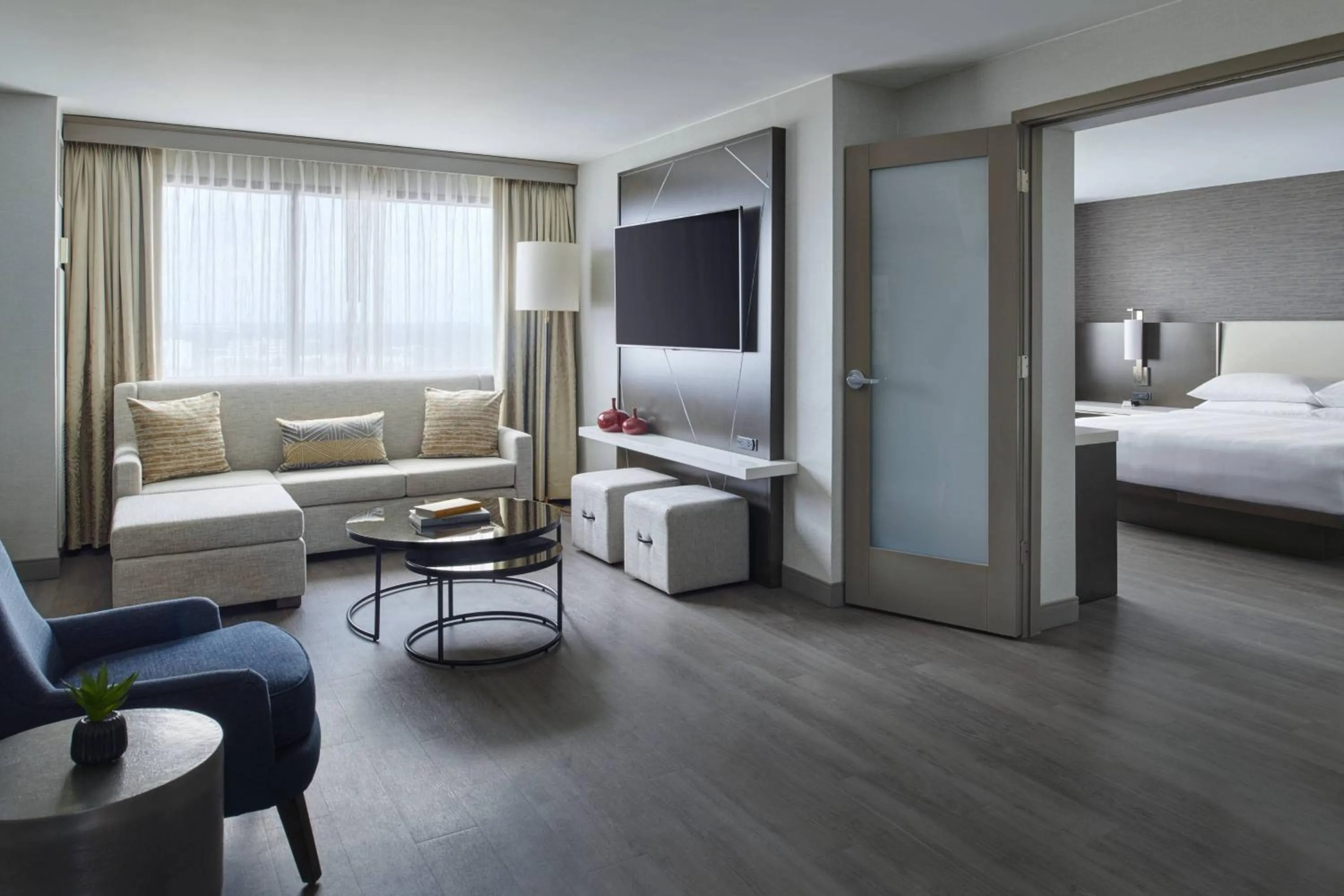 Bedroom, Bed in Detroit Marriott Troy