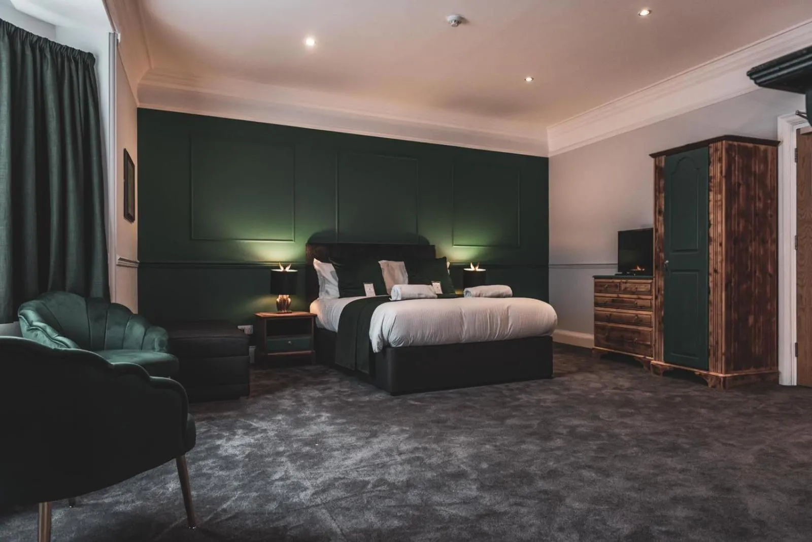 Photo of the whole room, Bed in The Stag Hotel, Restaurant and Bar