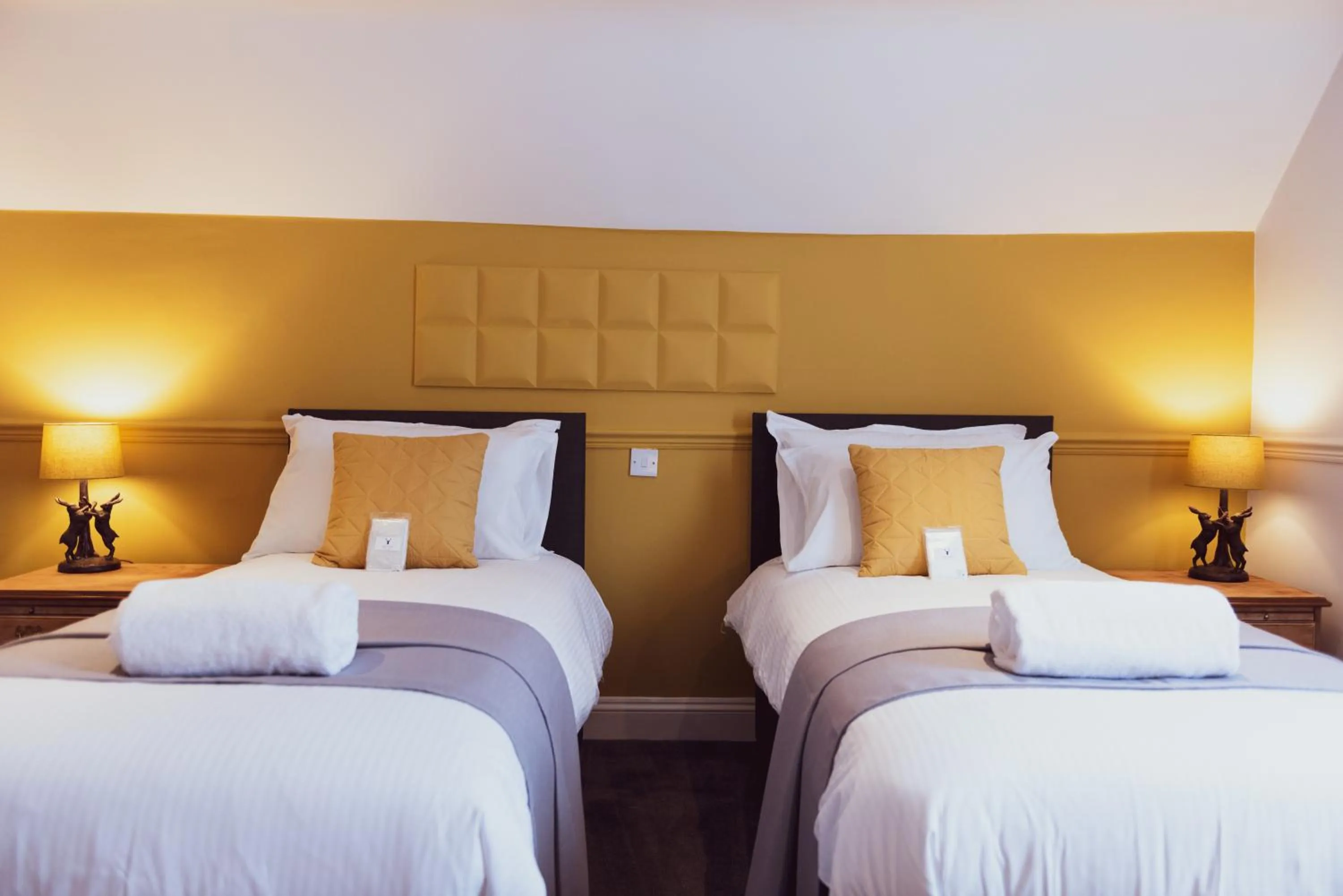 Bedroom, Bed in The Stag Hotel, Restaurant and Bar