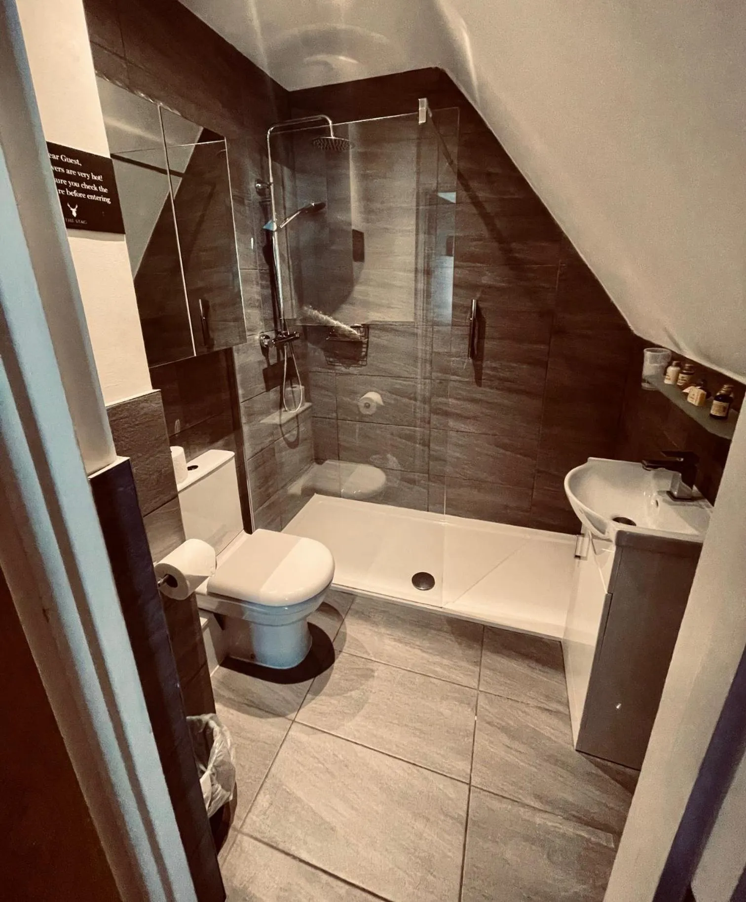Shower in The Stag Hotel, Restaurant and Bar