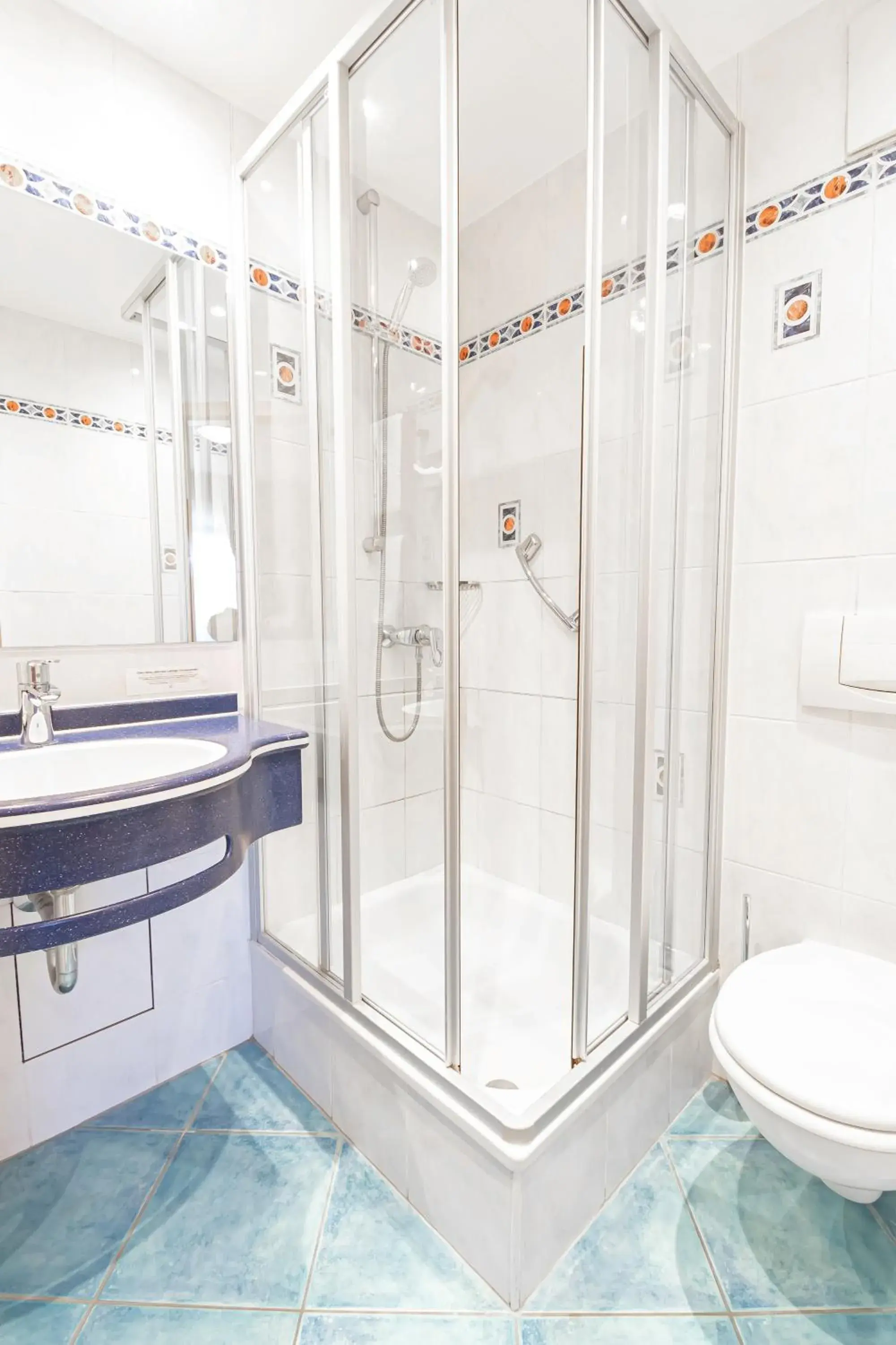 Standard Twin Room in Hotel Re'ser Stuff Standard Twin Room in Hotel Re'ser Stuff