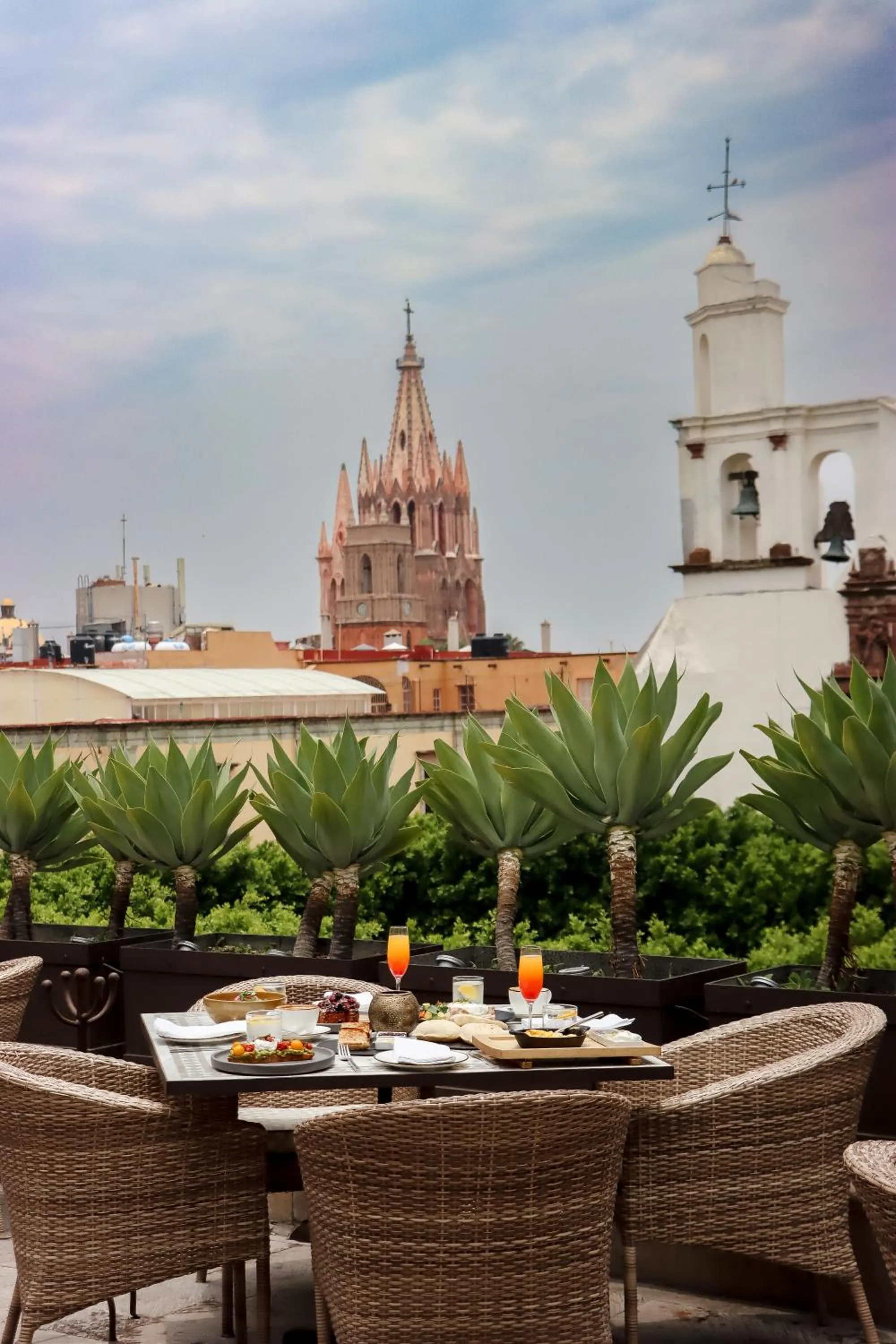 Restaurant/places to eat in Hotel Casa Blanca 7