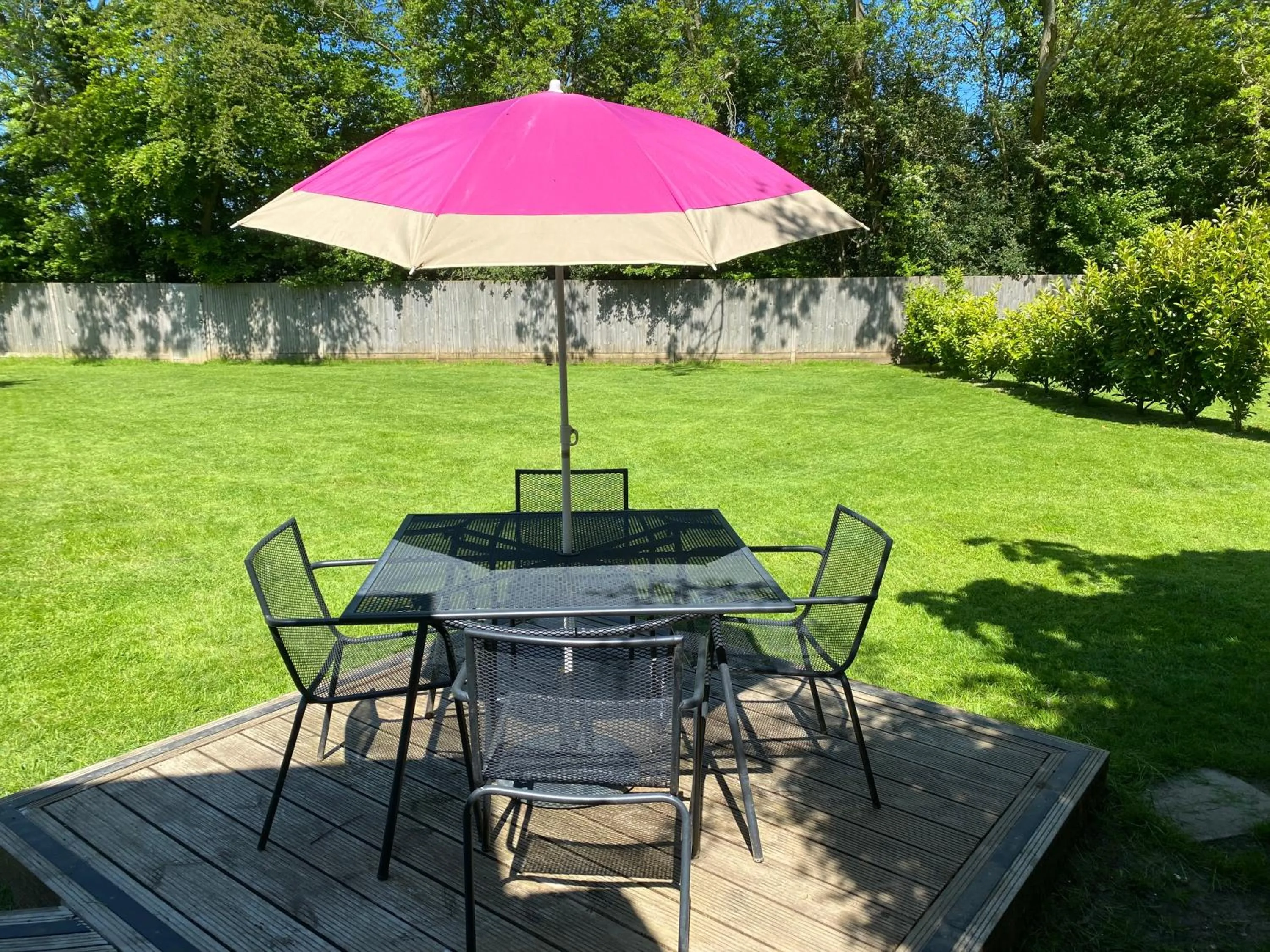 Garden view in The Secret Cottage & Hideaway Caravan