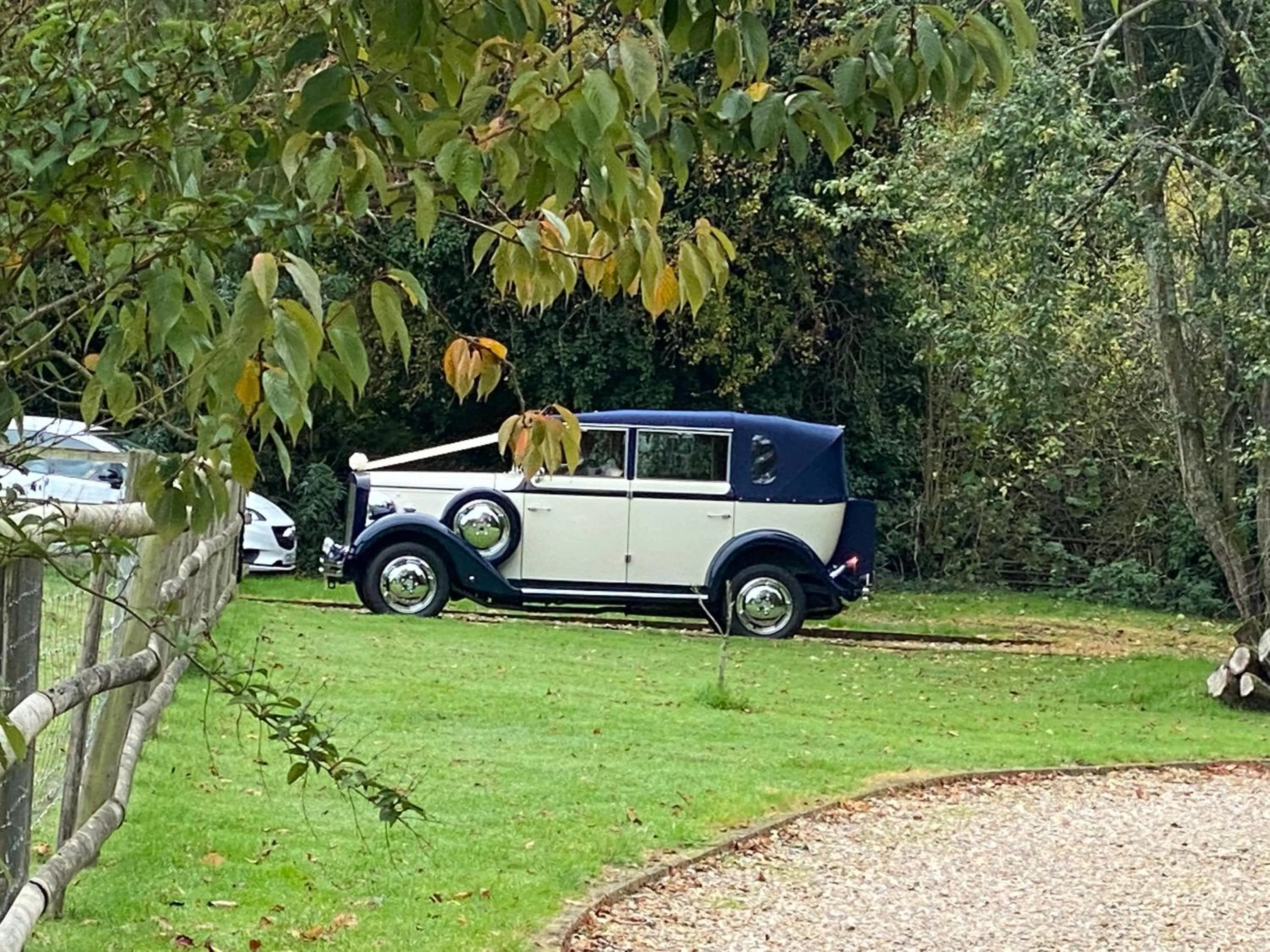 The Secret Cottage & Hideaway Caravan