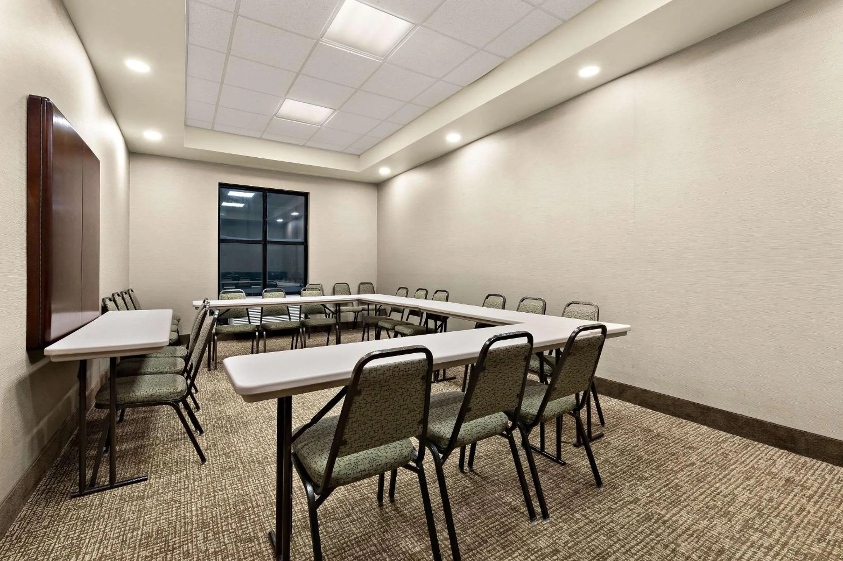 Meeting/conference room in Comfort Suites Nashville near Percy Priest Lake