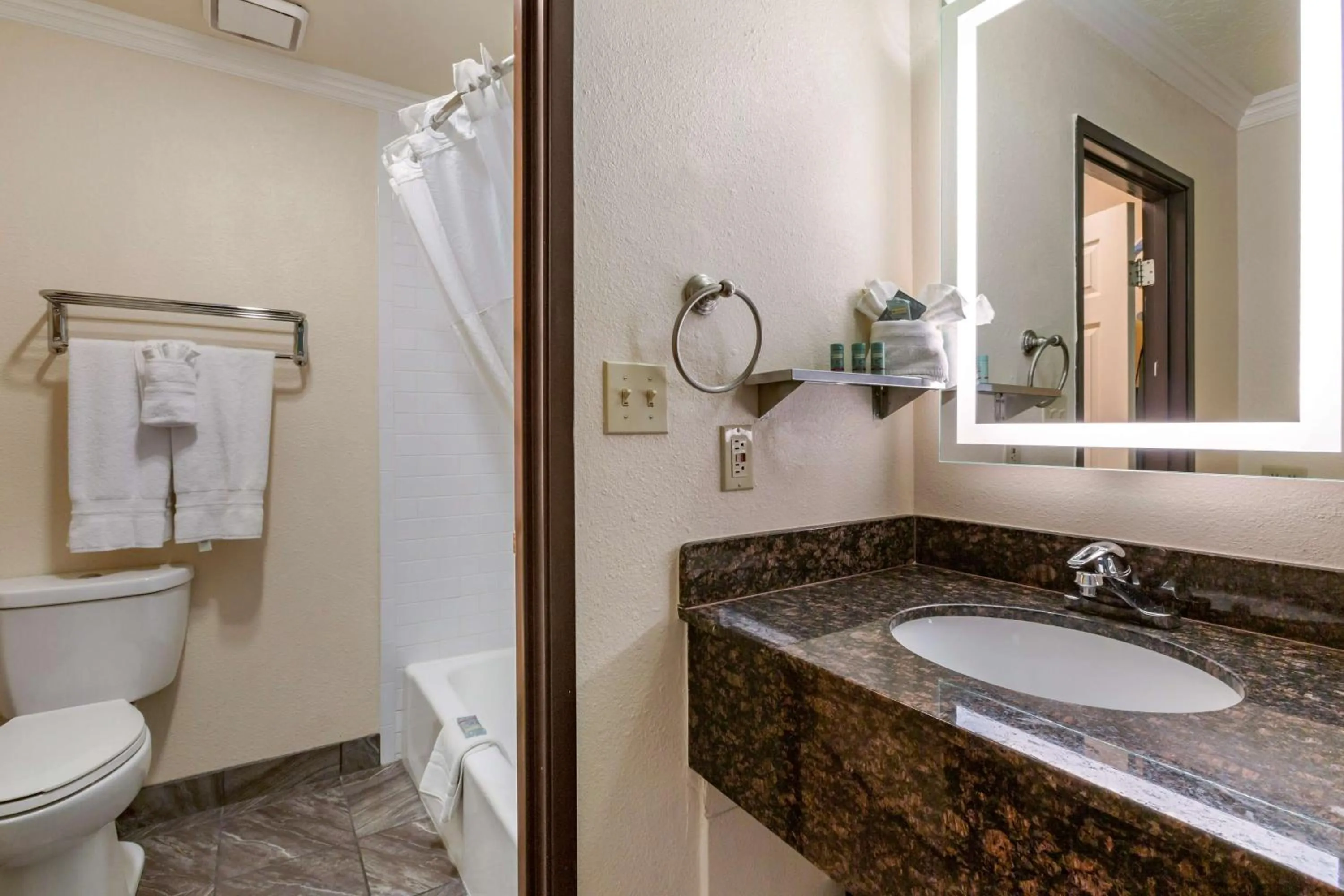 Bathroom in Best Western Airport Albuquerque InnSuites Hotel & Suites