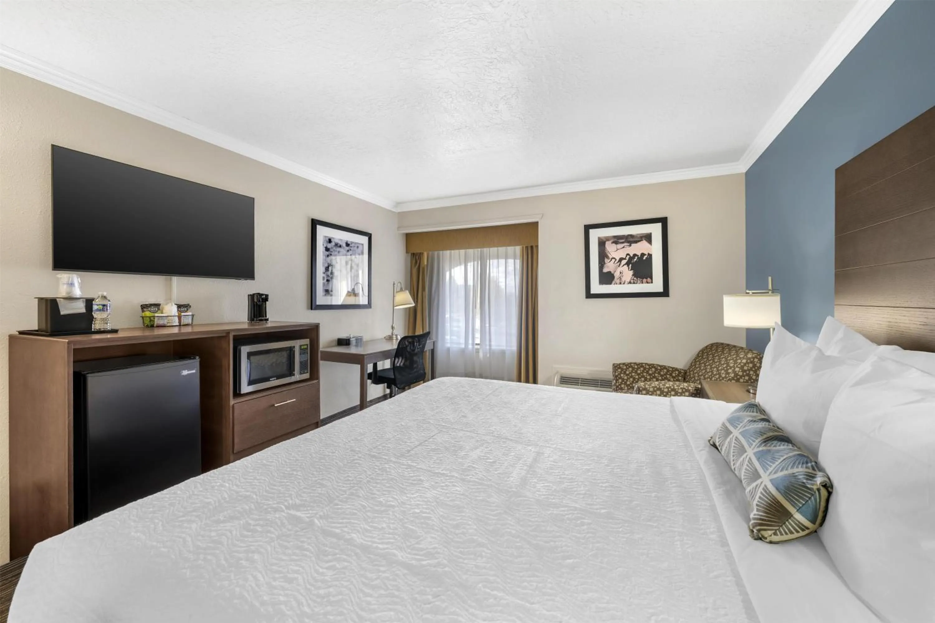 Bedroom, Bed in Best Western Airport Albuquerque InnSuites Hotel & Suites