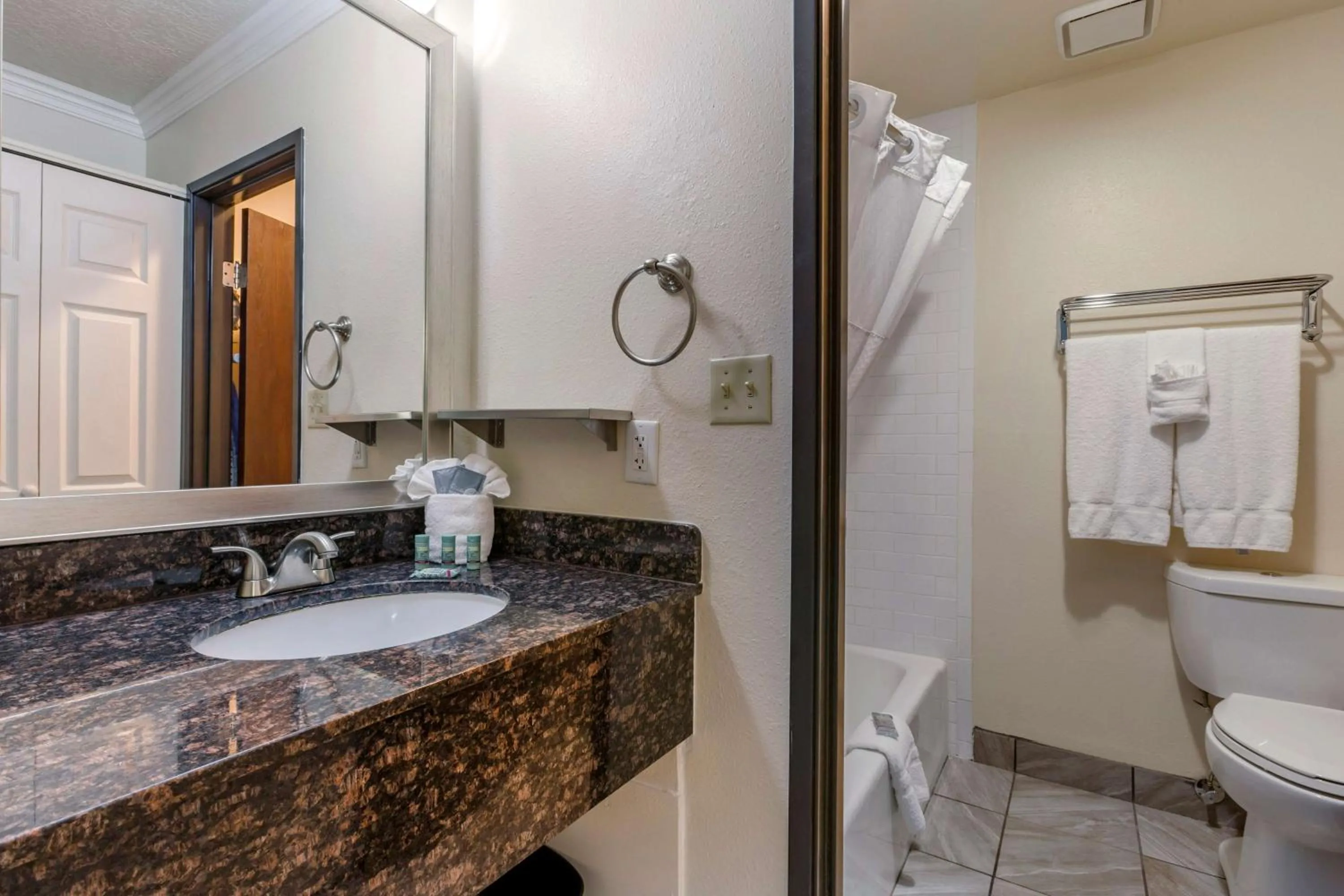 Bathroom in Best Western Airport Albuquerque InnSuites Hotel & Suites