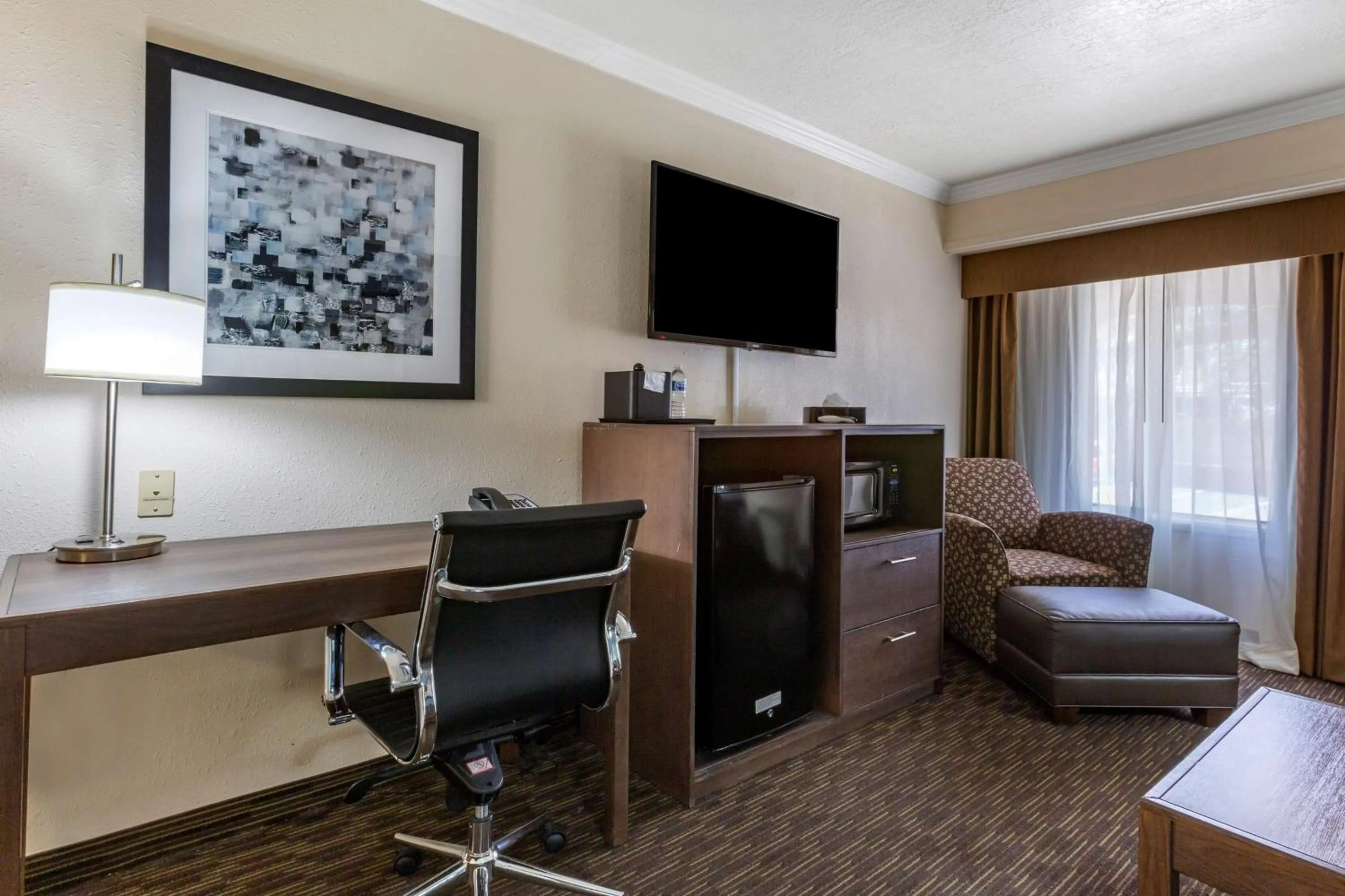 Photo of the whole room in Best Western Airport Albuquerque InnSuites Hotel & Suites